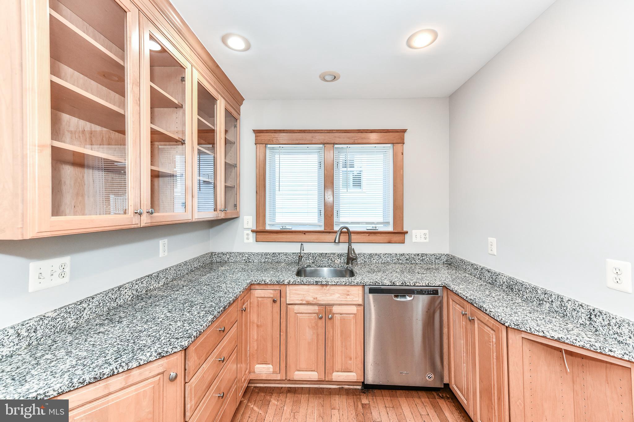 WAVERLY HILLS - Residential Lease