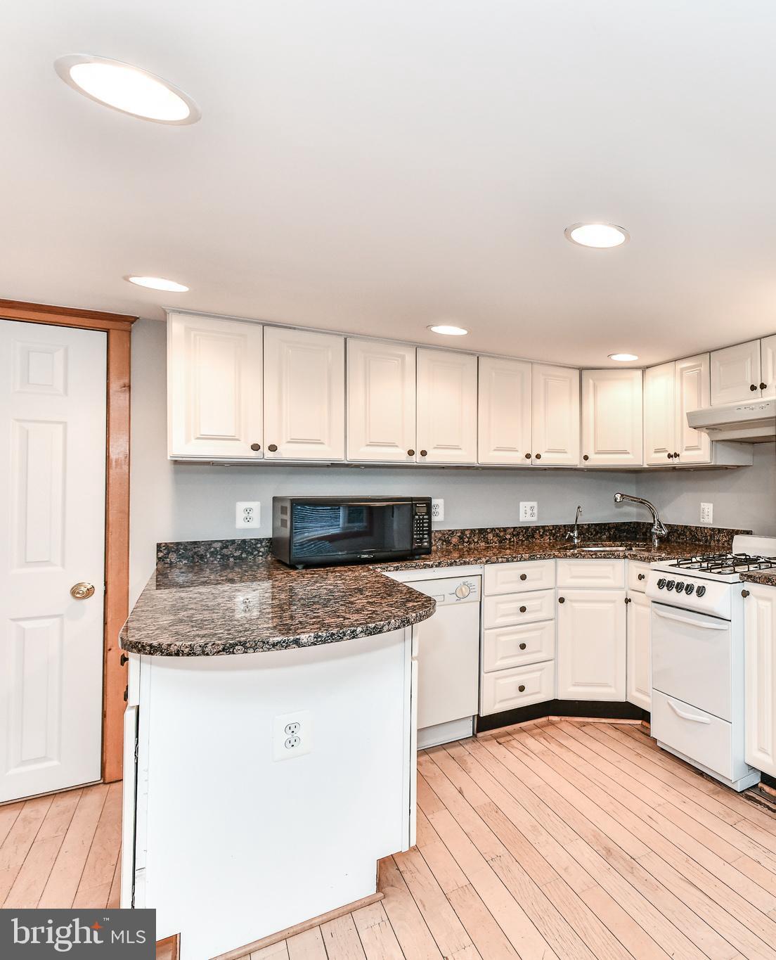 WAVERLY HILLS - Residential Lease