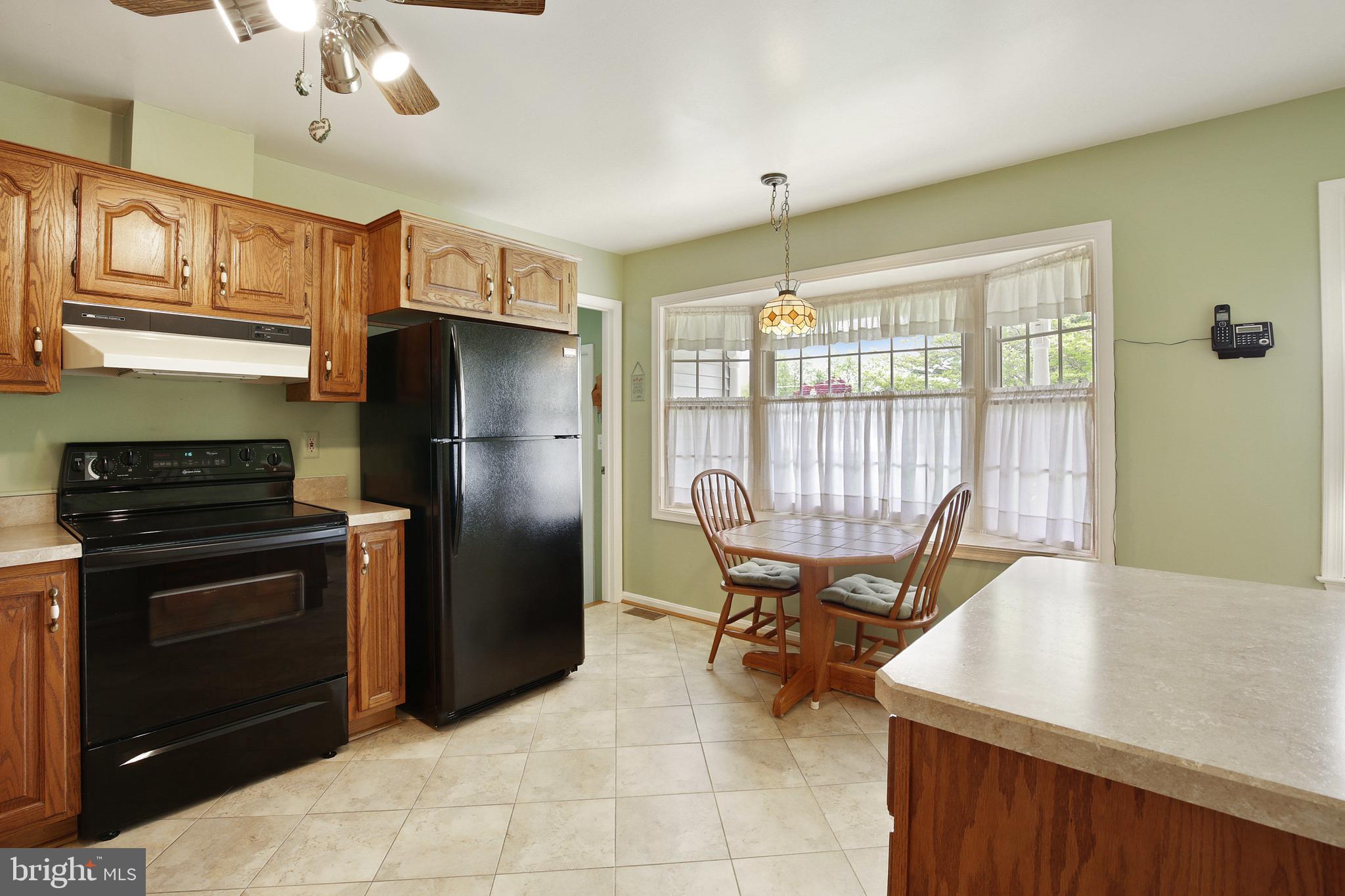 WHITE HALL - Residential