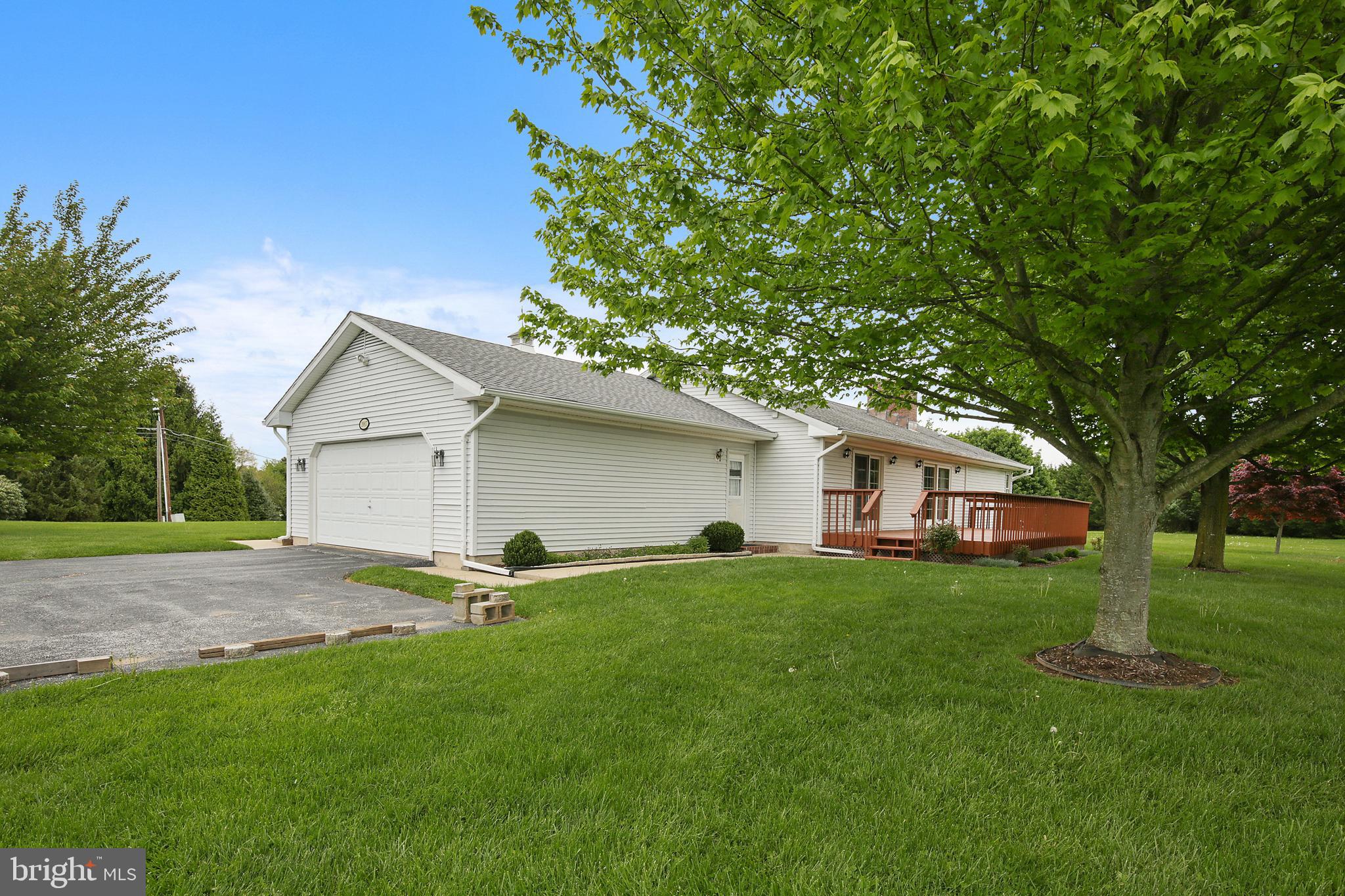 WHITE HALL - Residential