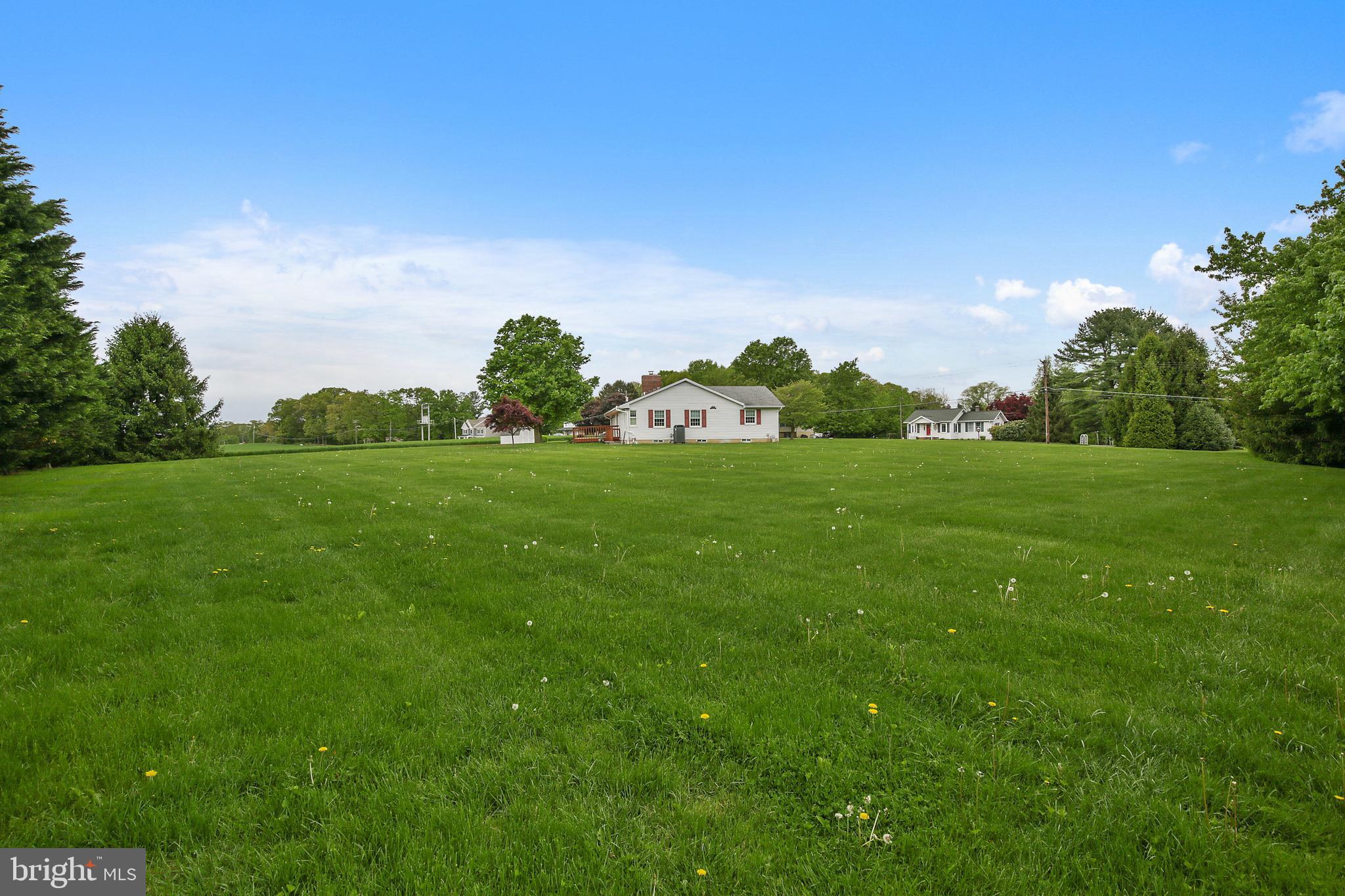 WHITE HALL - Residential