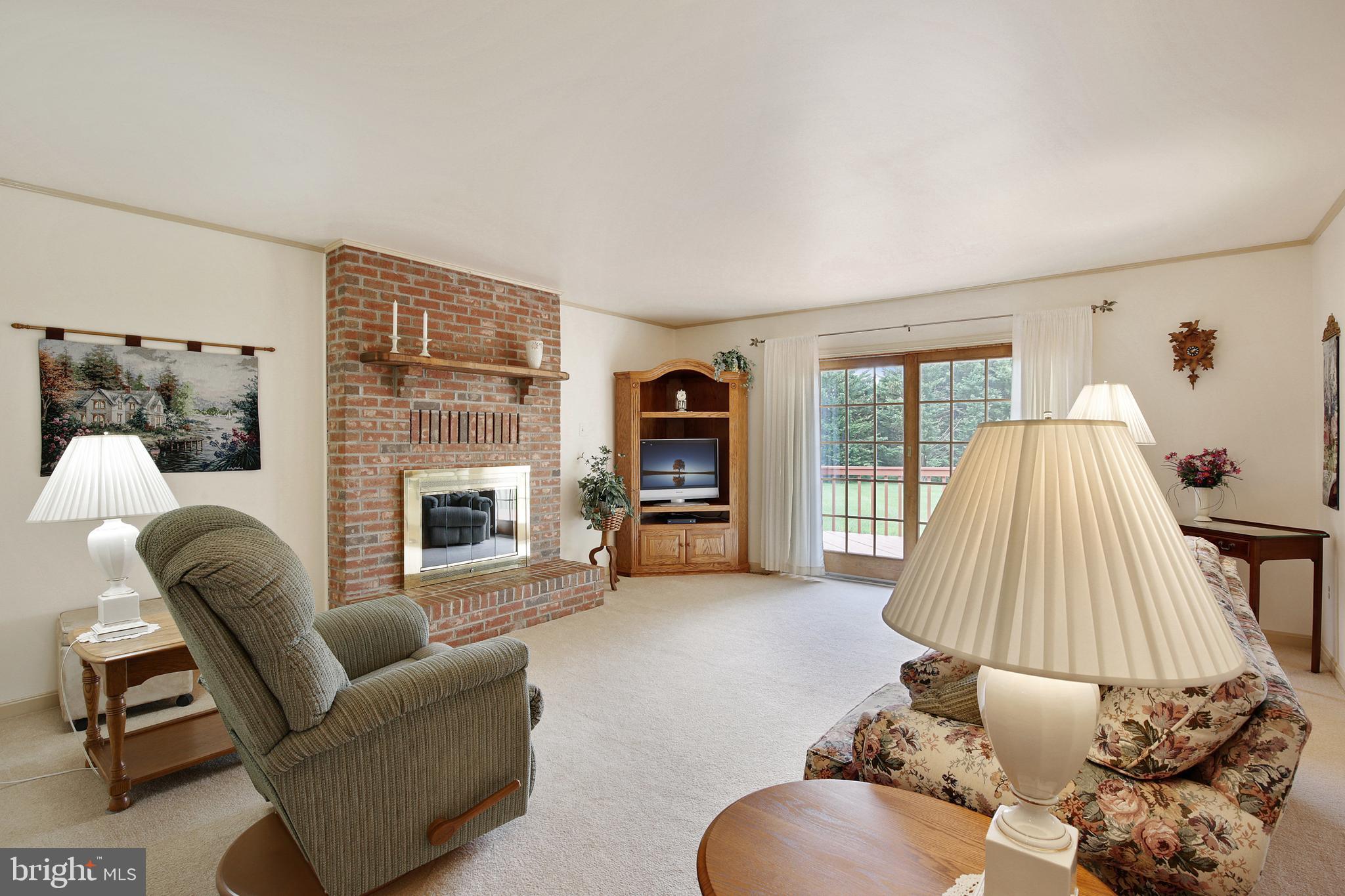 WHITE HALL - Residential