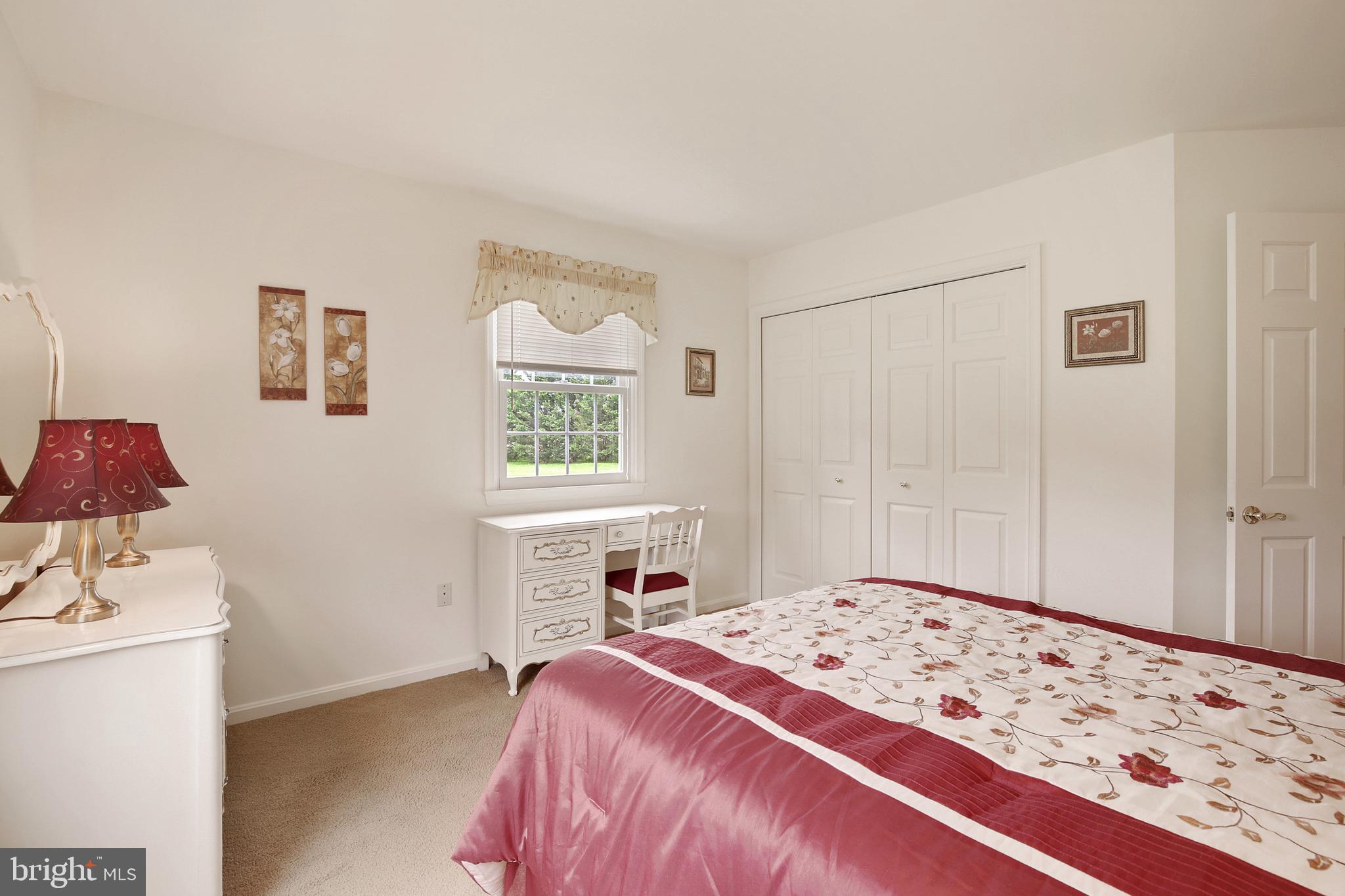 WHITE HALL - Residential