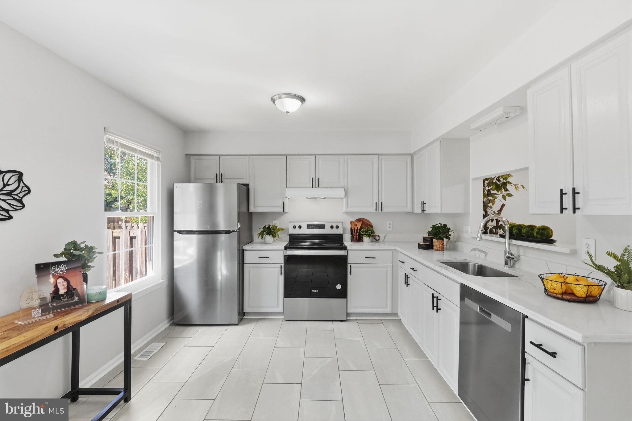 7822 BROOKVIEW COURT
