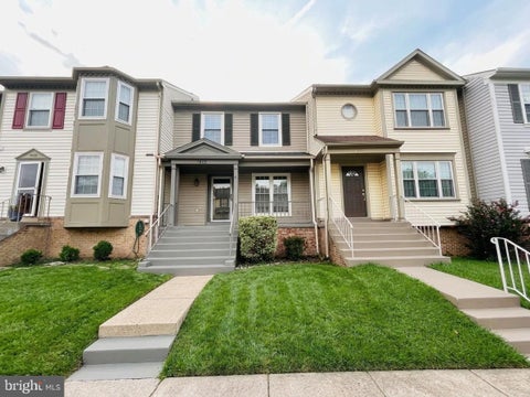 Photo of 7822 Brookview Court, MANASSAS, VA 20109 (MLS # VAPW2130776)
