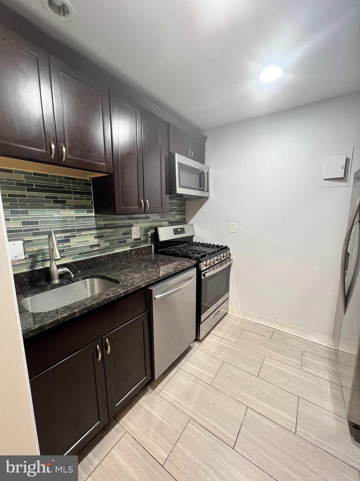3863 SAINT BARNABAS ROAD T2