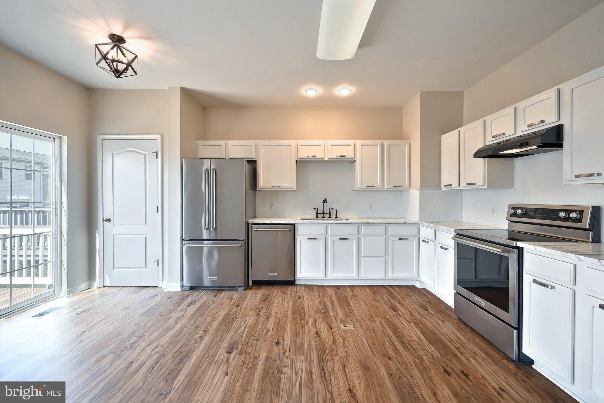 IRON BRIDGE LANDING - Residential