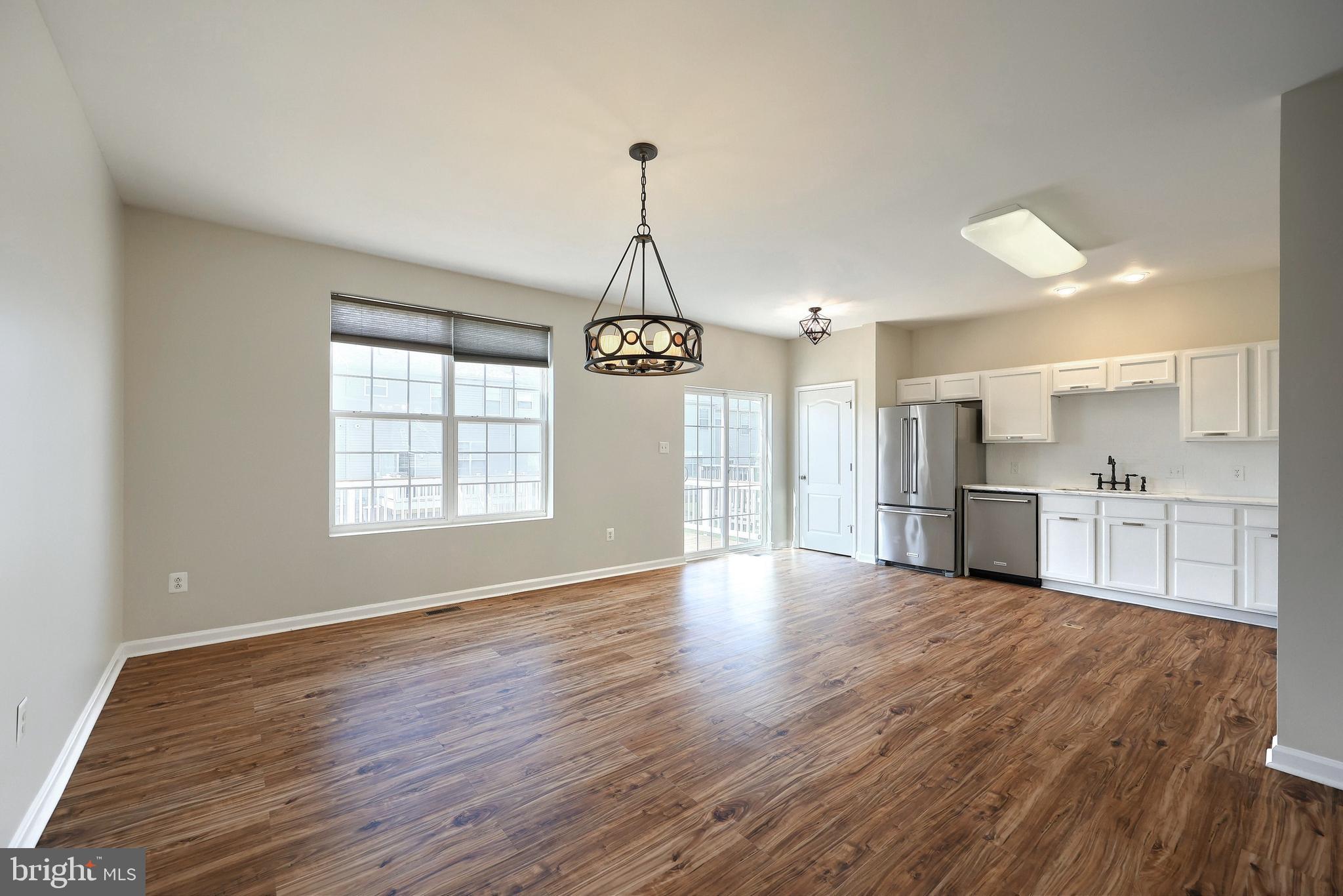 IRON BRIDGE LANDING - Residential