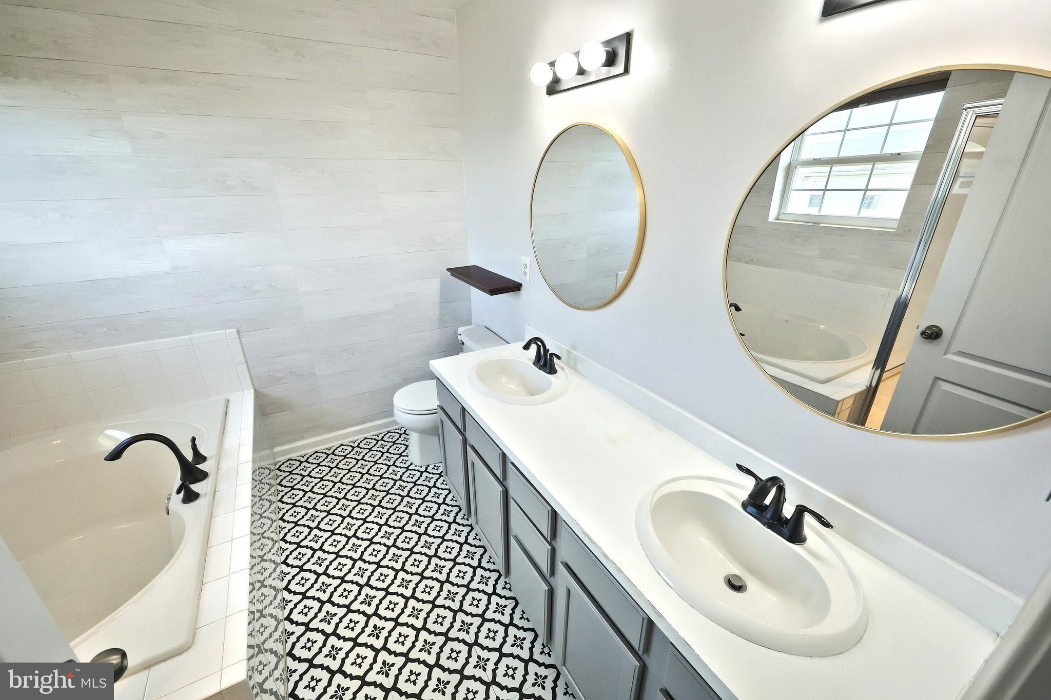 IRON BRIDGE LANDING - Residential