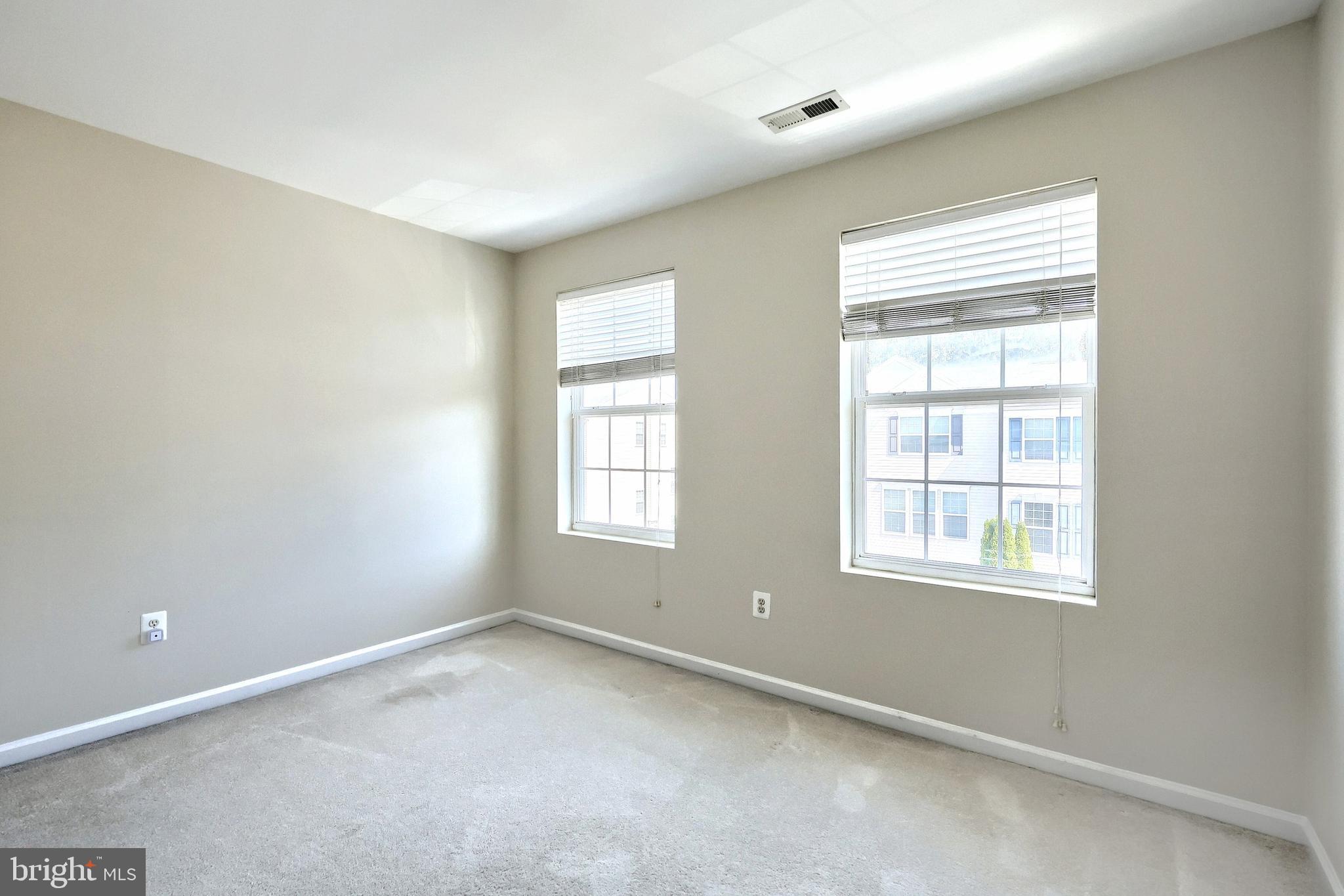 IRON BRIDGE LANDING - Residential