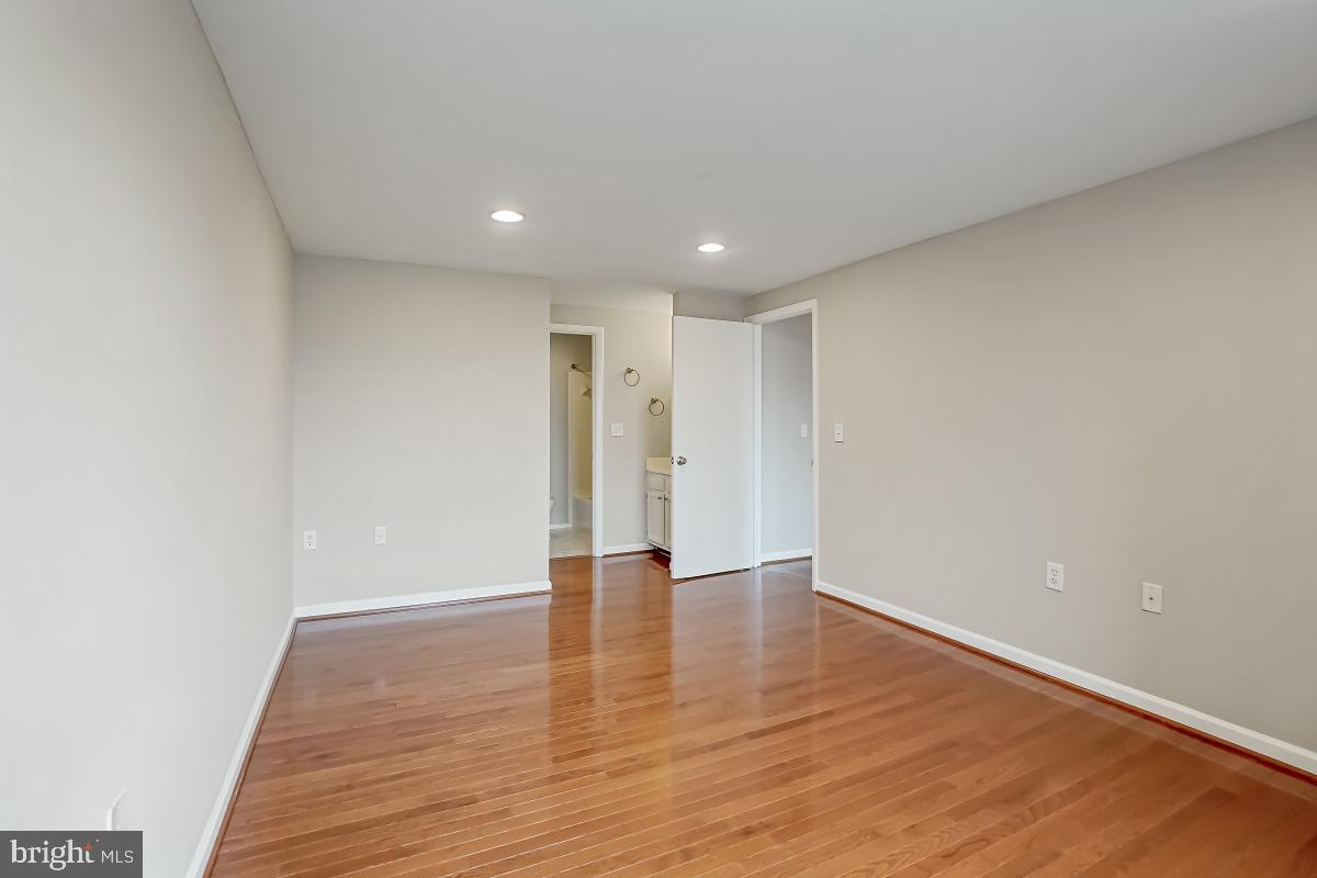 FARMINGDALE - Residential Lease