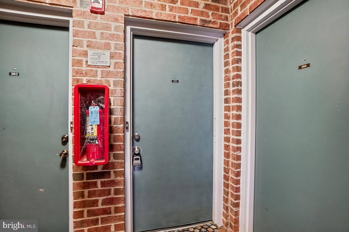 FARMINGDALE - Residential Lease