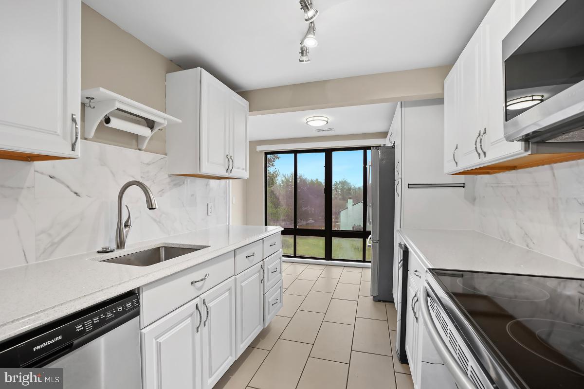 FARMINGDALE - Residential Lease