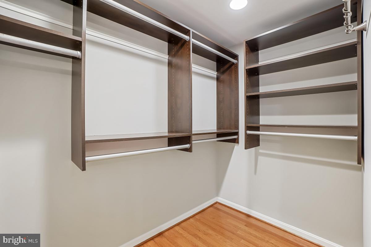 FARMINGDALE - Residential Lease