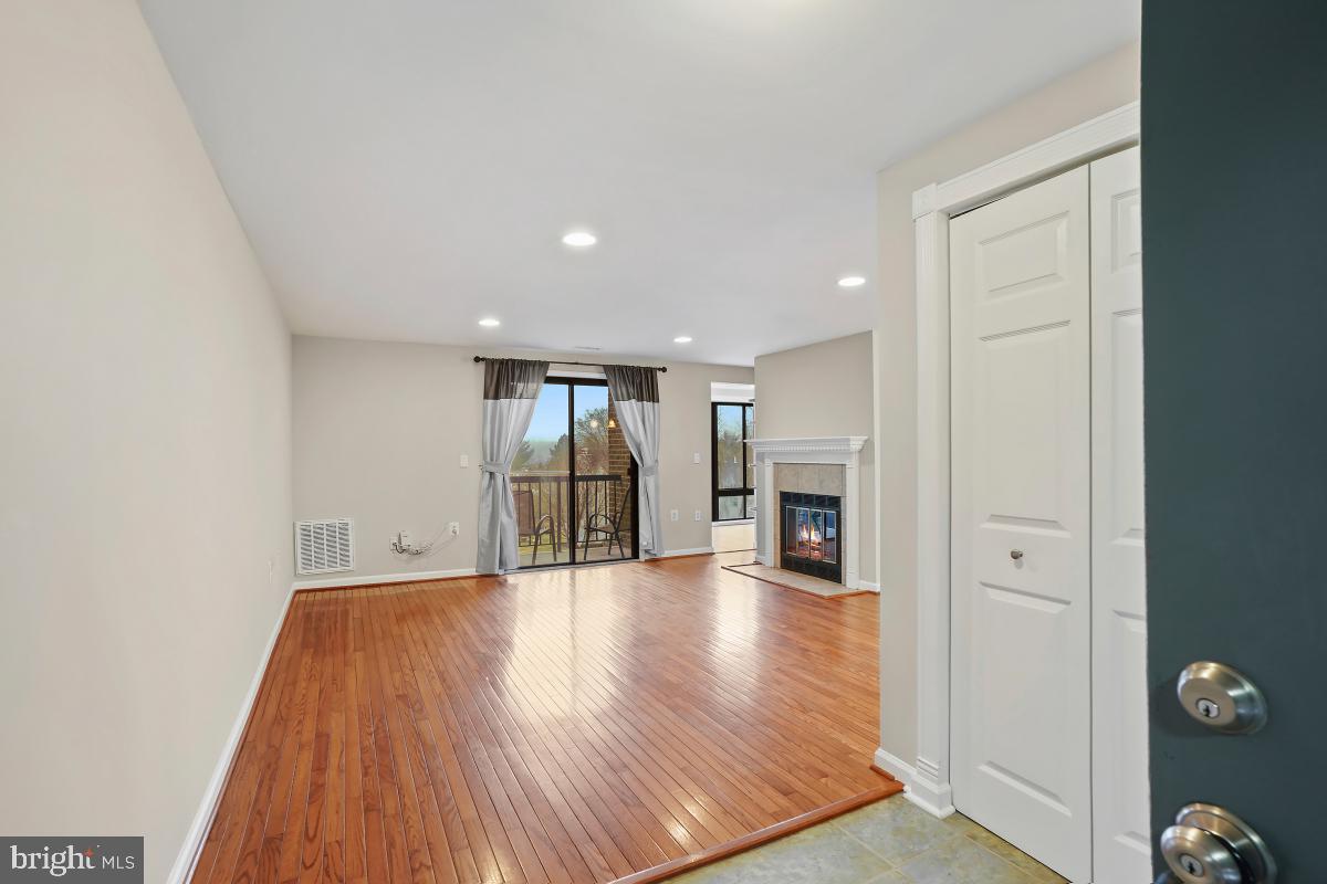 FARMINGDALE - Residential Lease