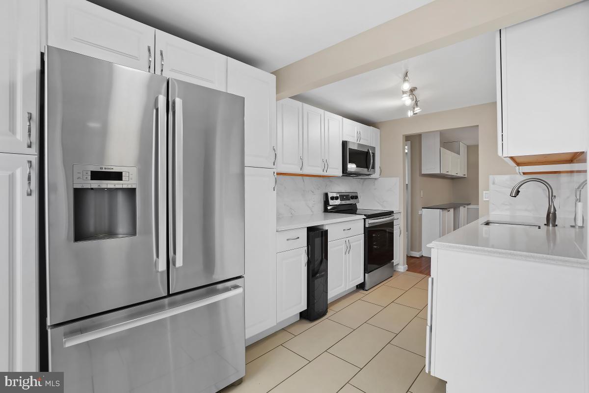 FARMINGDALE - Residential Lease