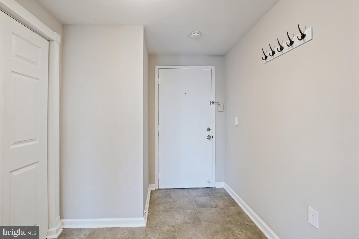 FARMINGDALE - Residential Lease
