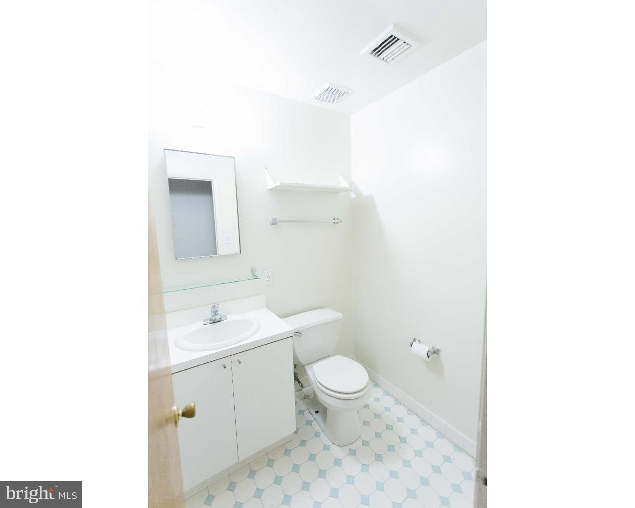 WASHINGTON SQ - Residential Lease