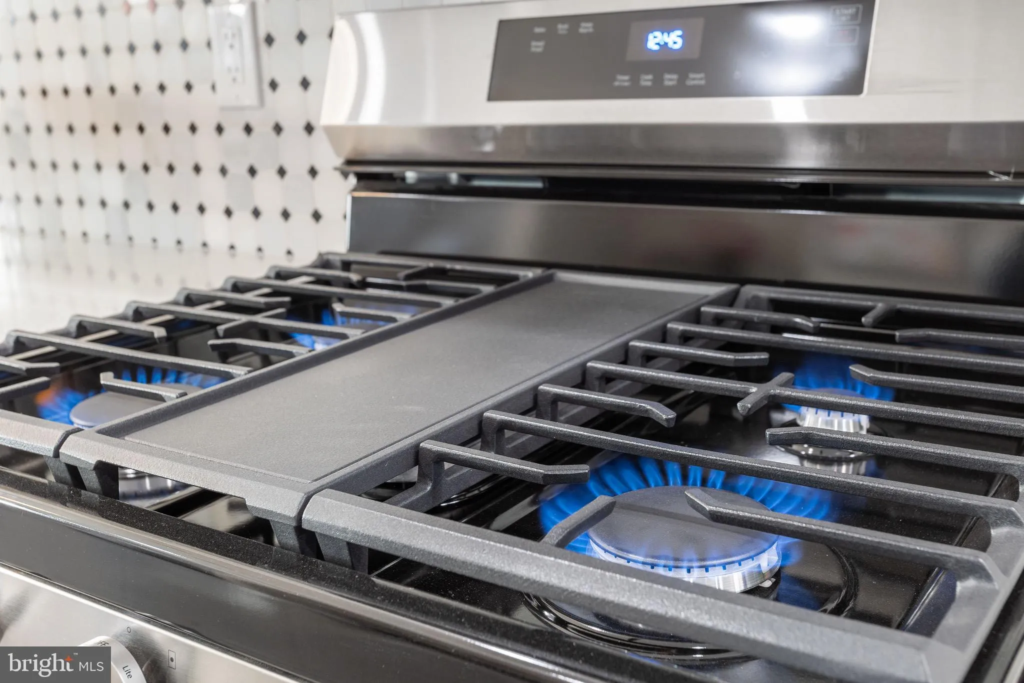 Willingboro, New Jersey 08046, United States, 4 Bedrooms Bedrooms, ,3 BathroomsBathrooms,Residential,Active,231445