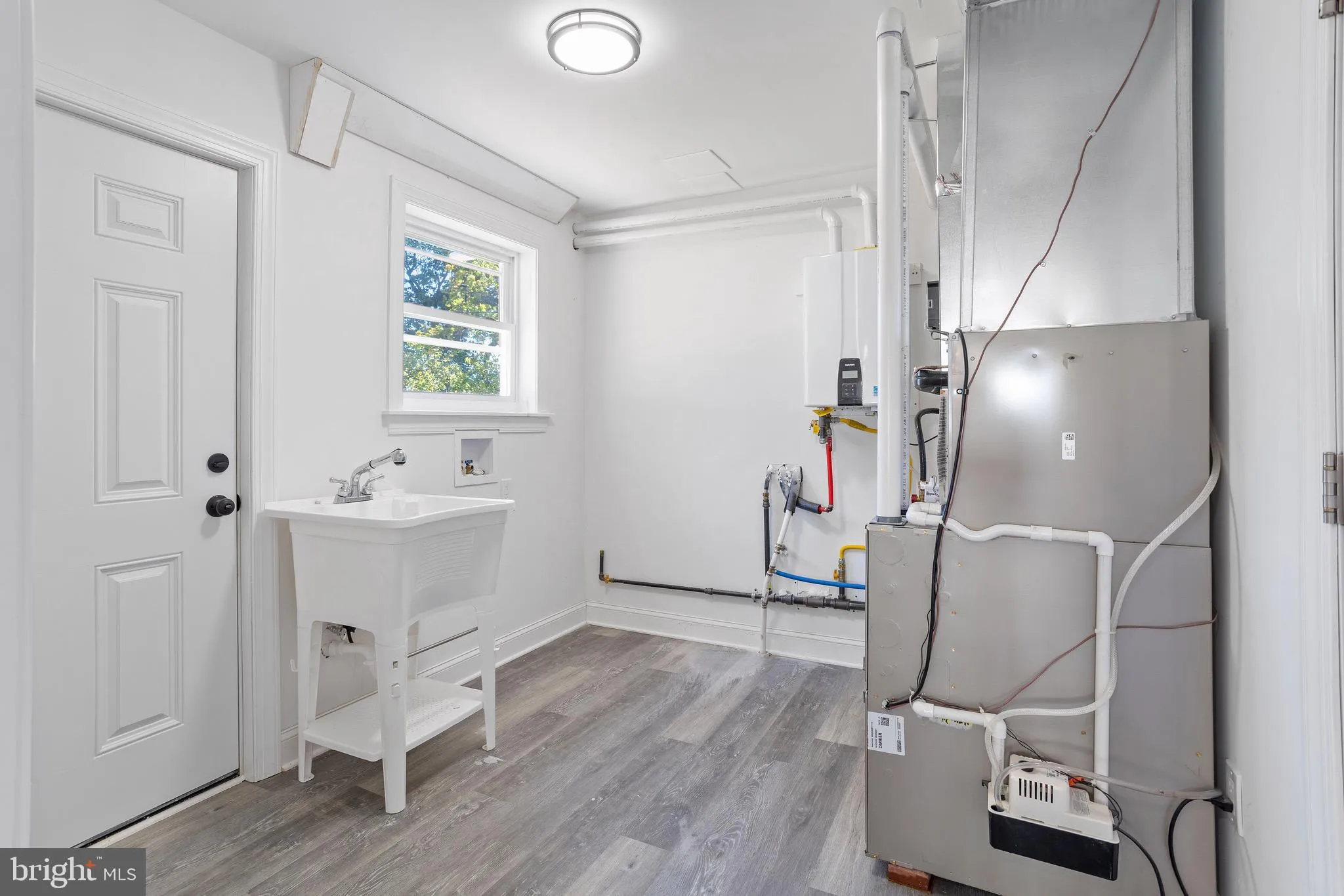 Willingboro, New Jersey 08046, United States, 4 Bedrooms Bedrooms, ,3 BathroomsBathrooms,Residential,Active,231445