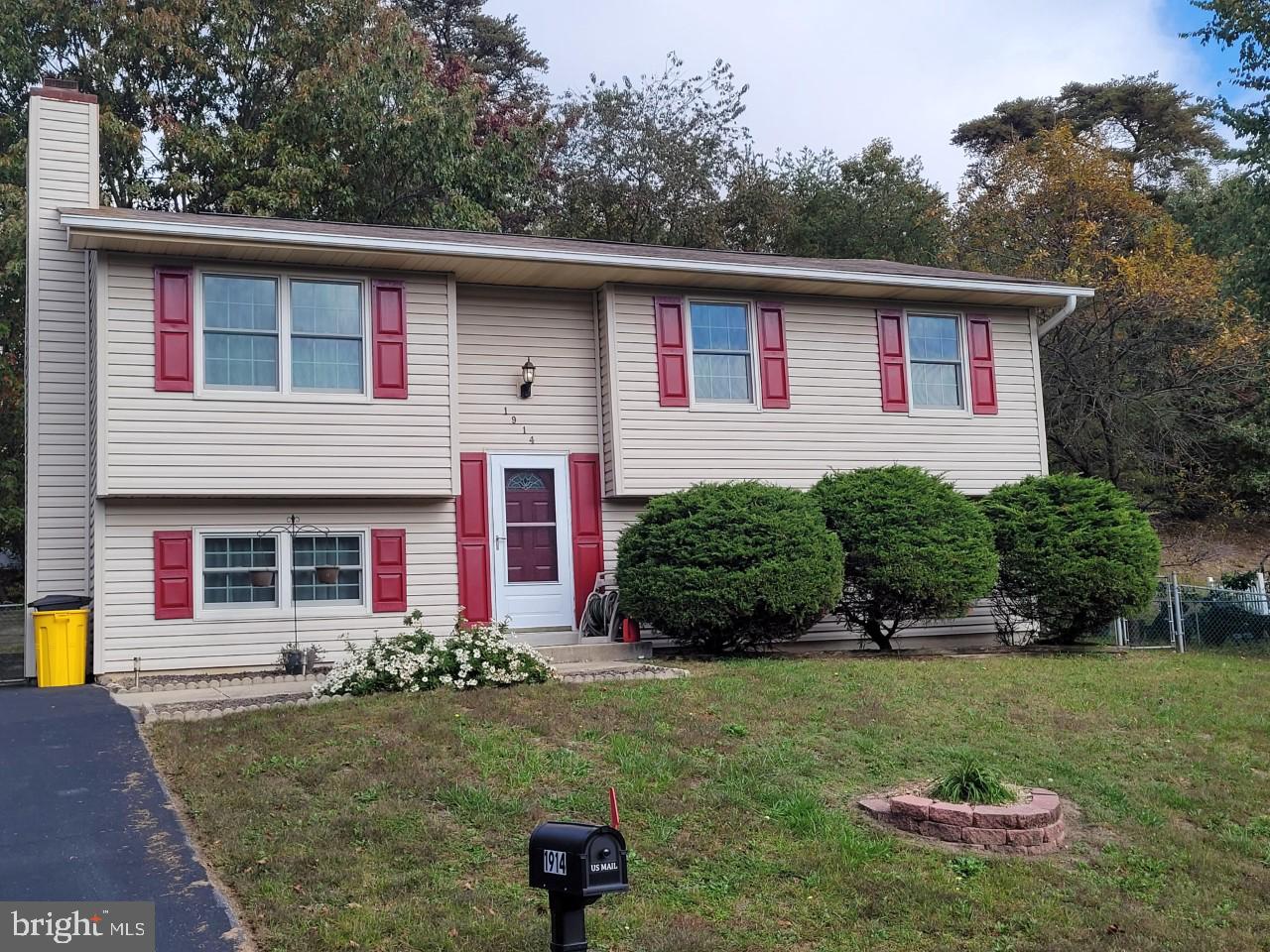 RIDGEFIELD - Residential Lease