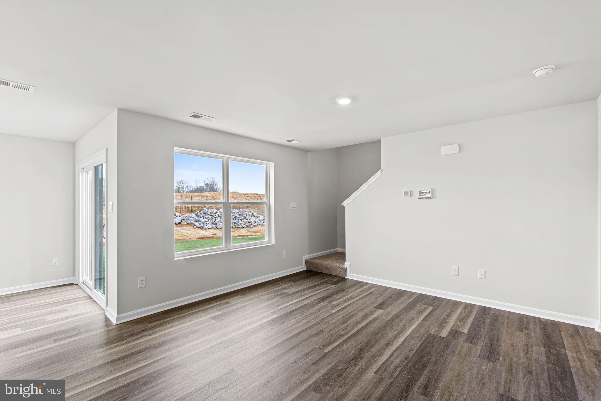 THE PONDS AT LEXINGTON - Residential