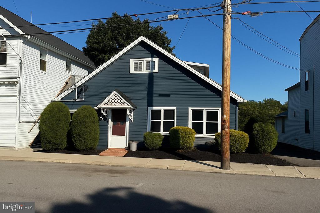 Photo of 735 Main Street, DELTA, PA 17314 (MLS # PAYK2089890)