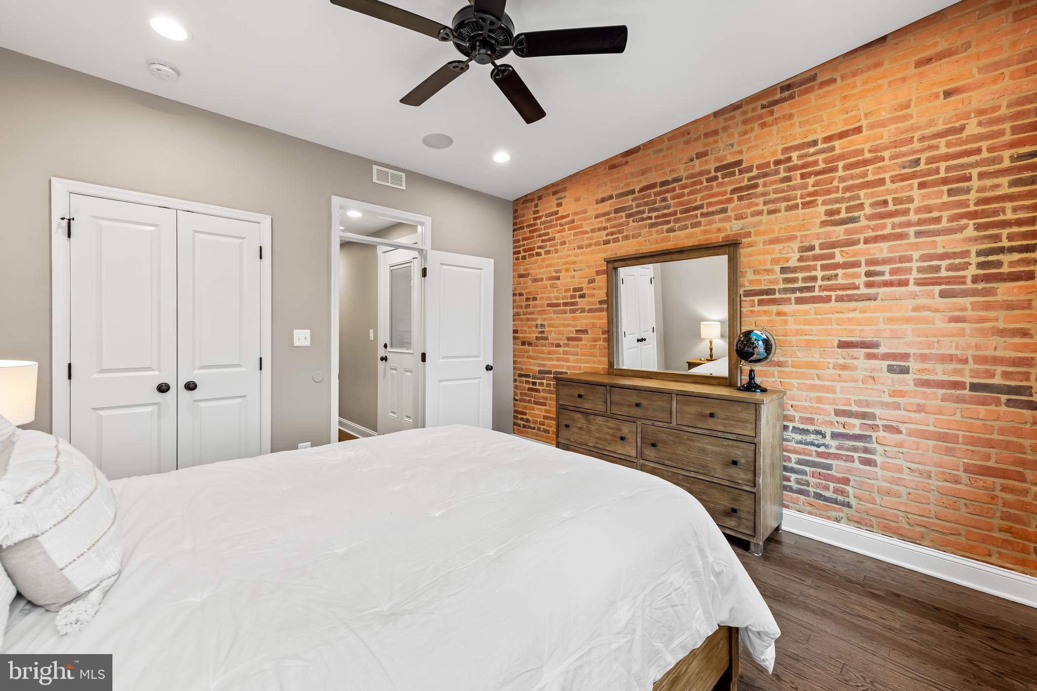 RIVERSIDE - Residential