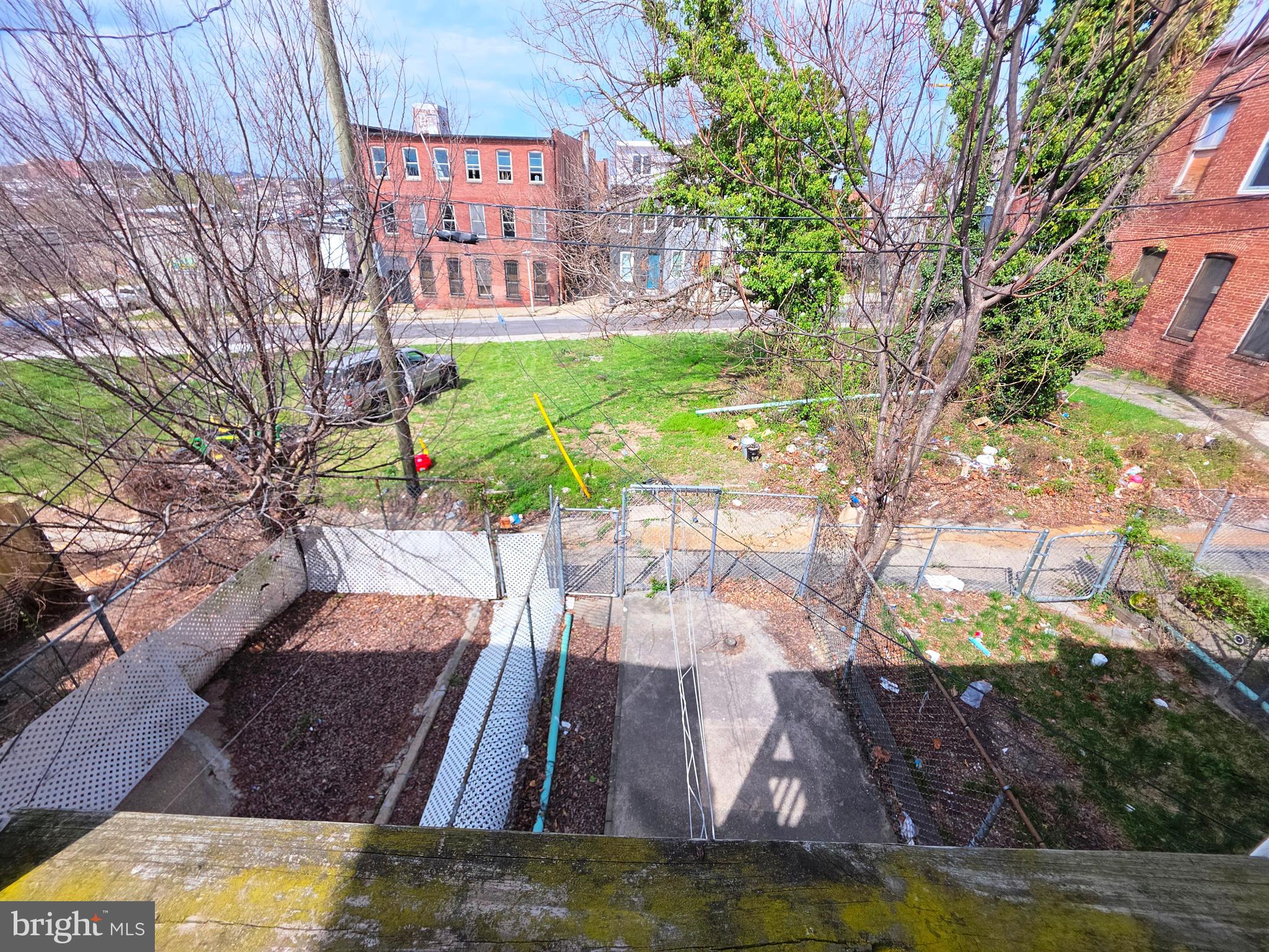 BROADWAY EAST - Residential Lease