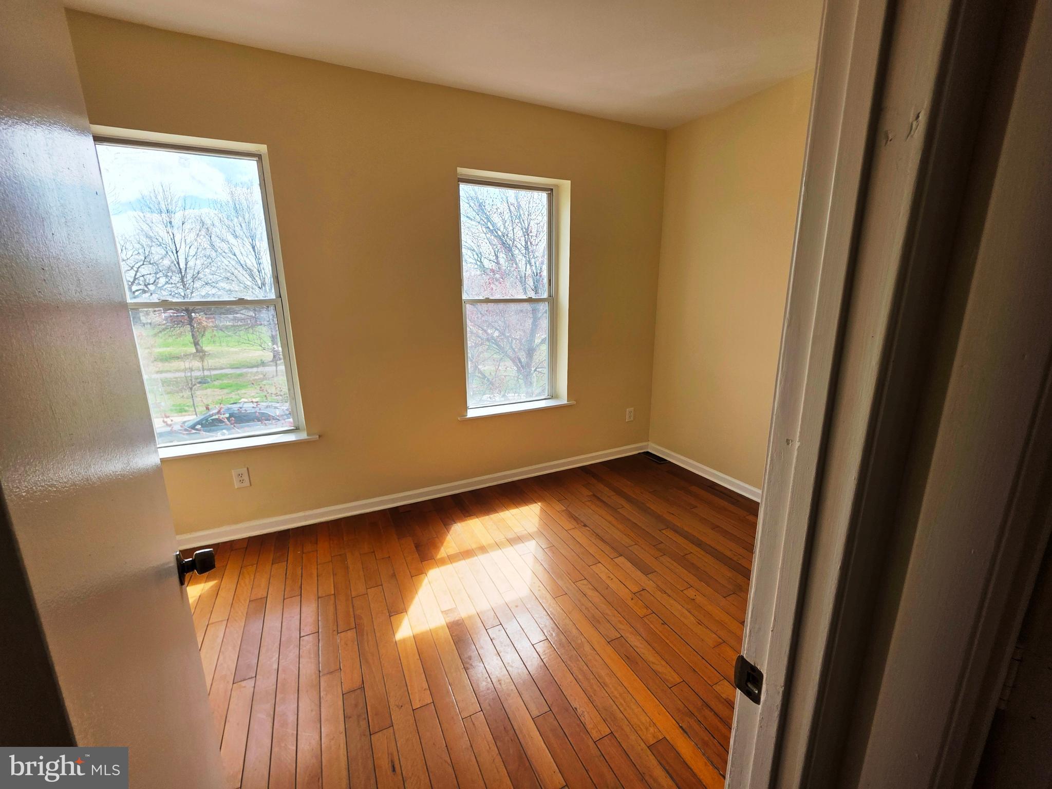 BROADWAY EAST - Residential Lease