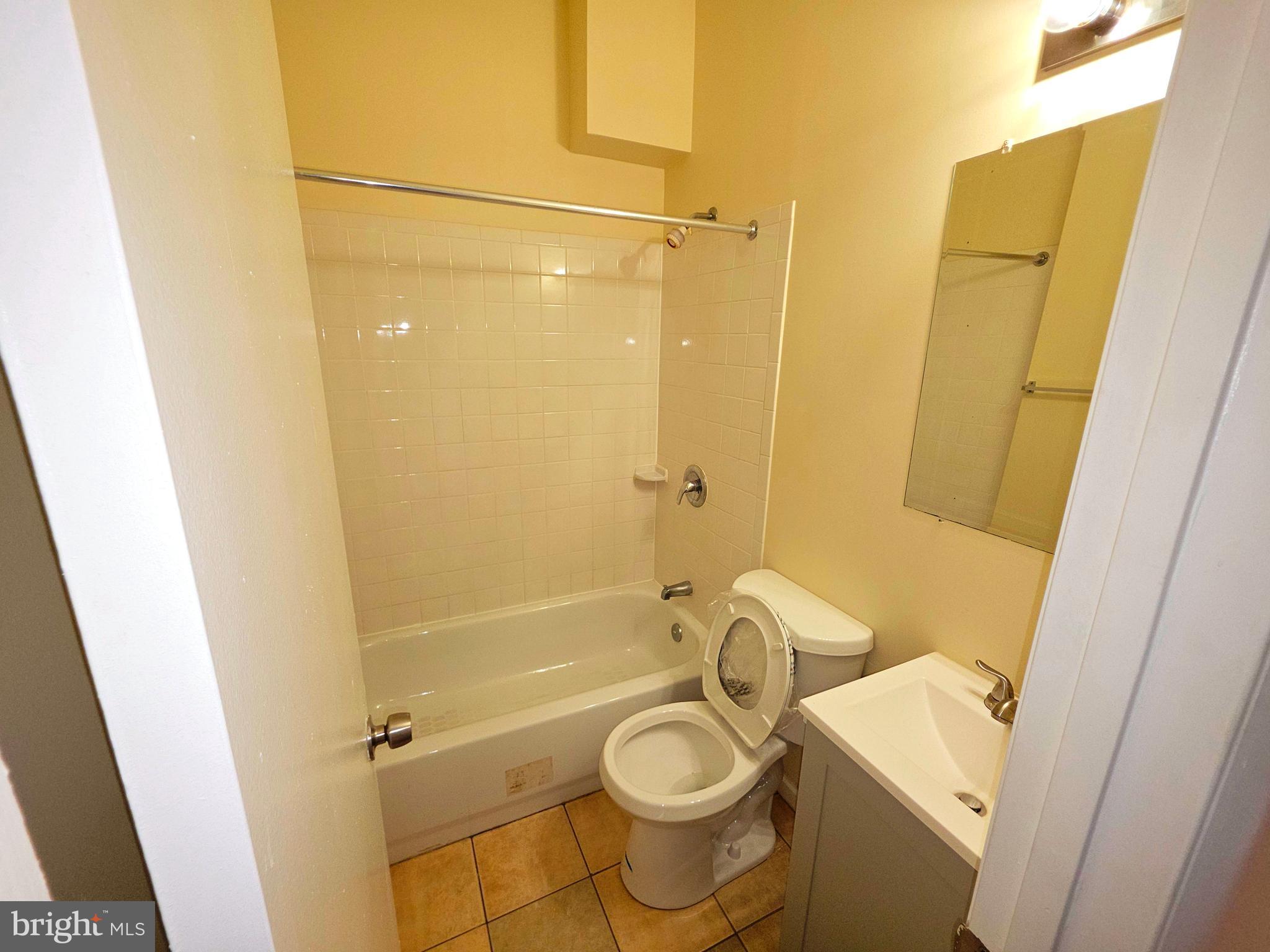 BROADWAY EAST - Residential Lease