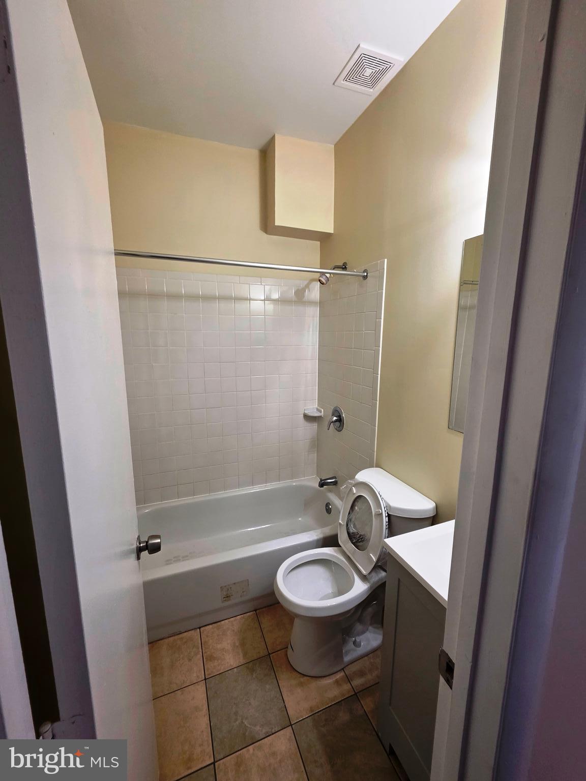 BROADWAY EAST - Residential Lease