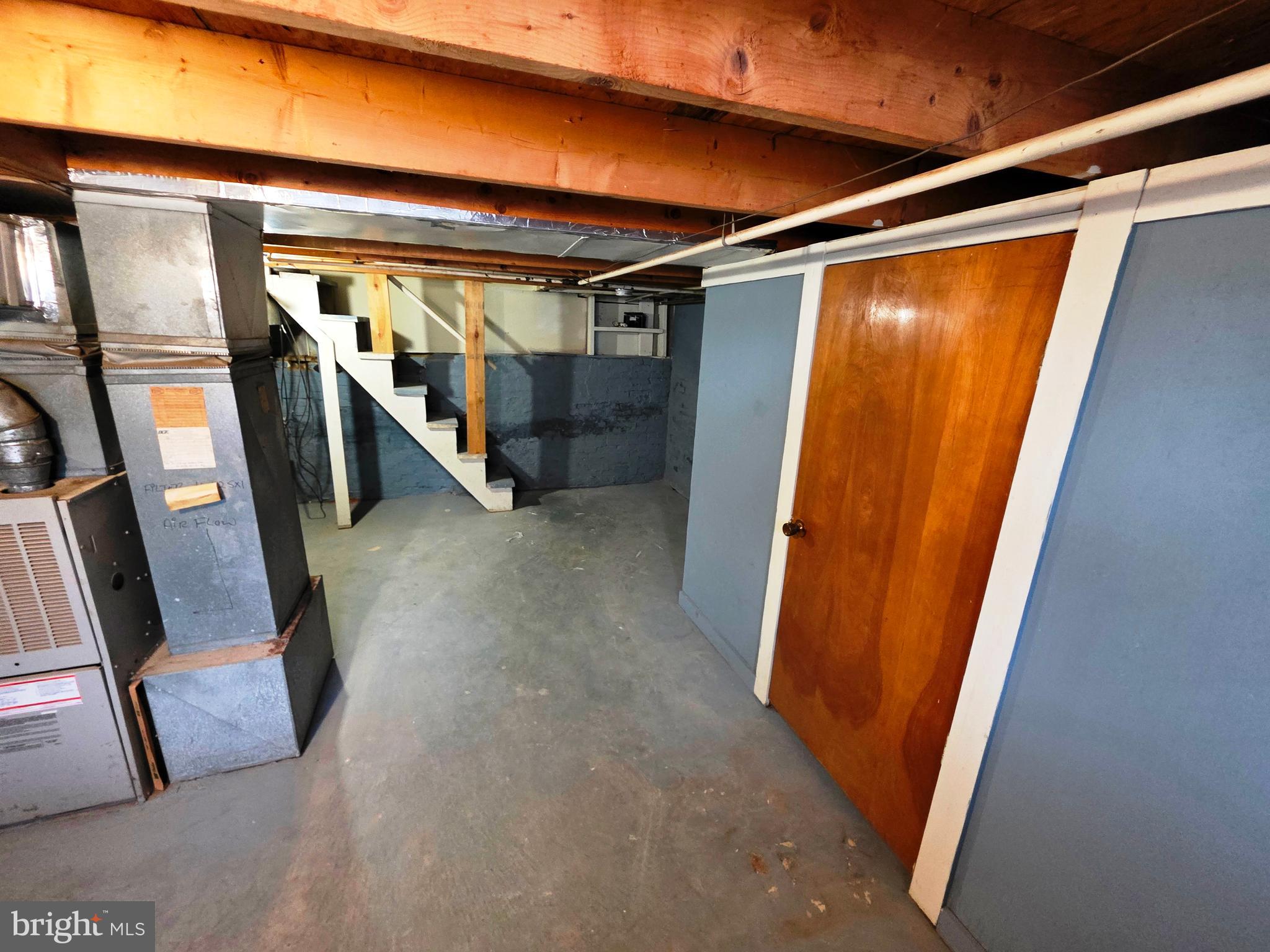 BROADWAY EAST - Residential Lease