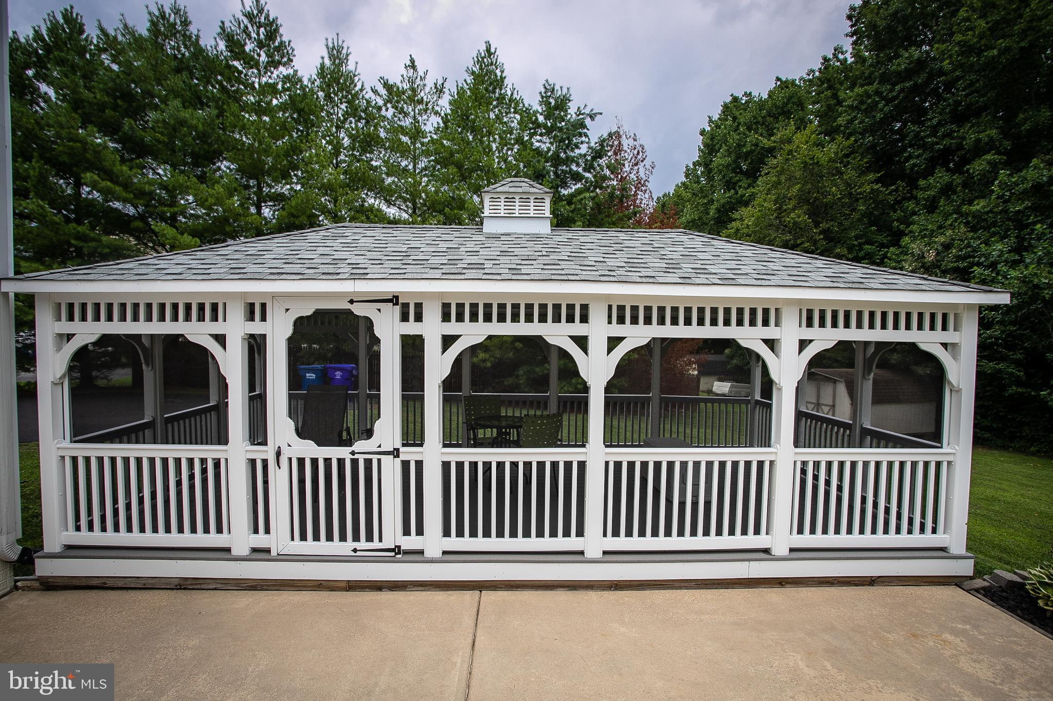 LAKE JAMESON - Residential