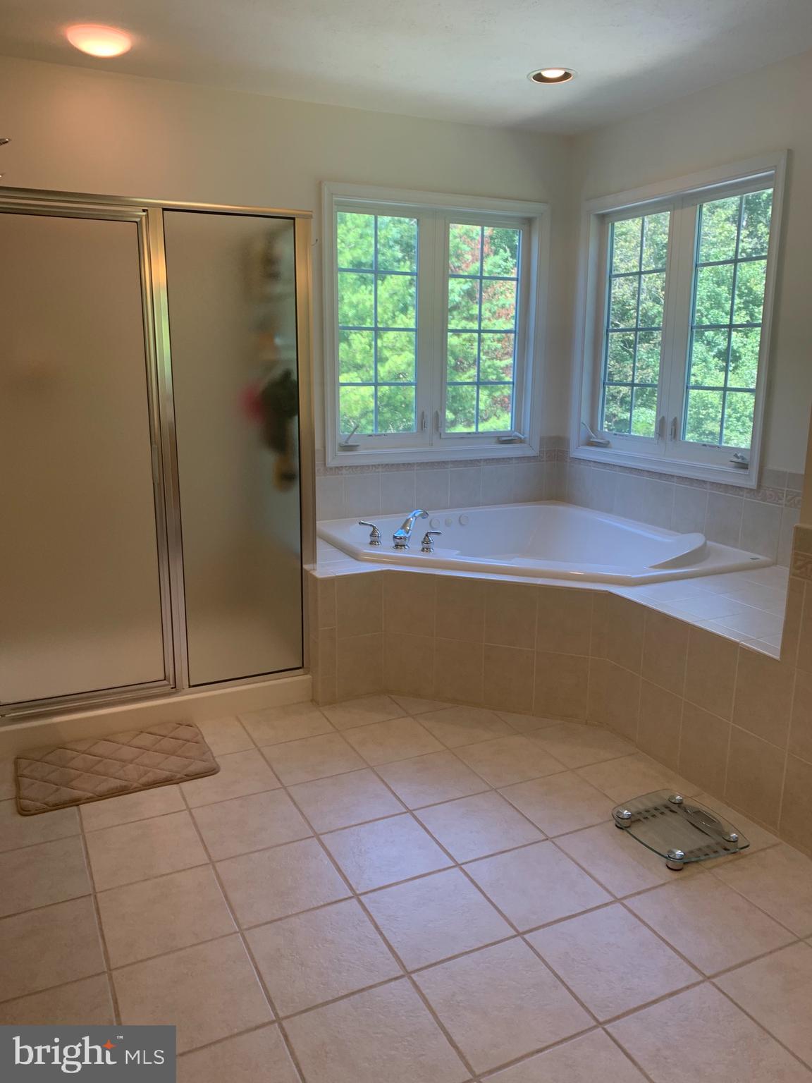 LAKE JAMESON - Residential