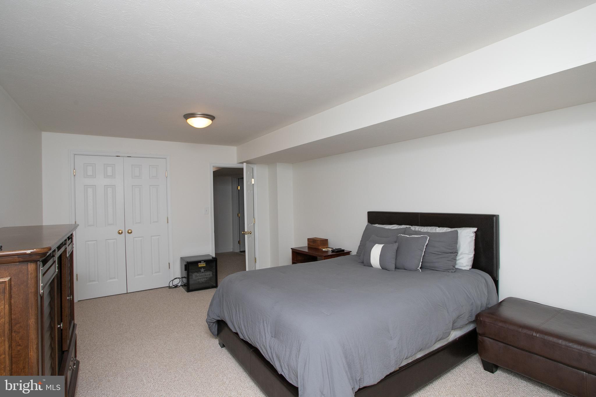 LAKE JAMESON - Residential