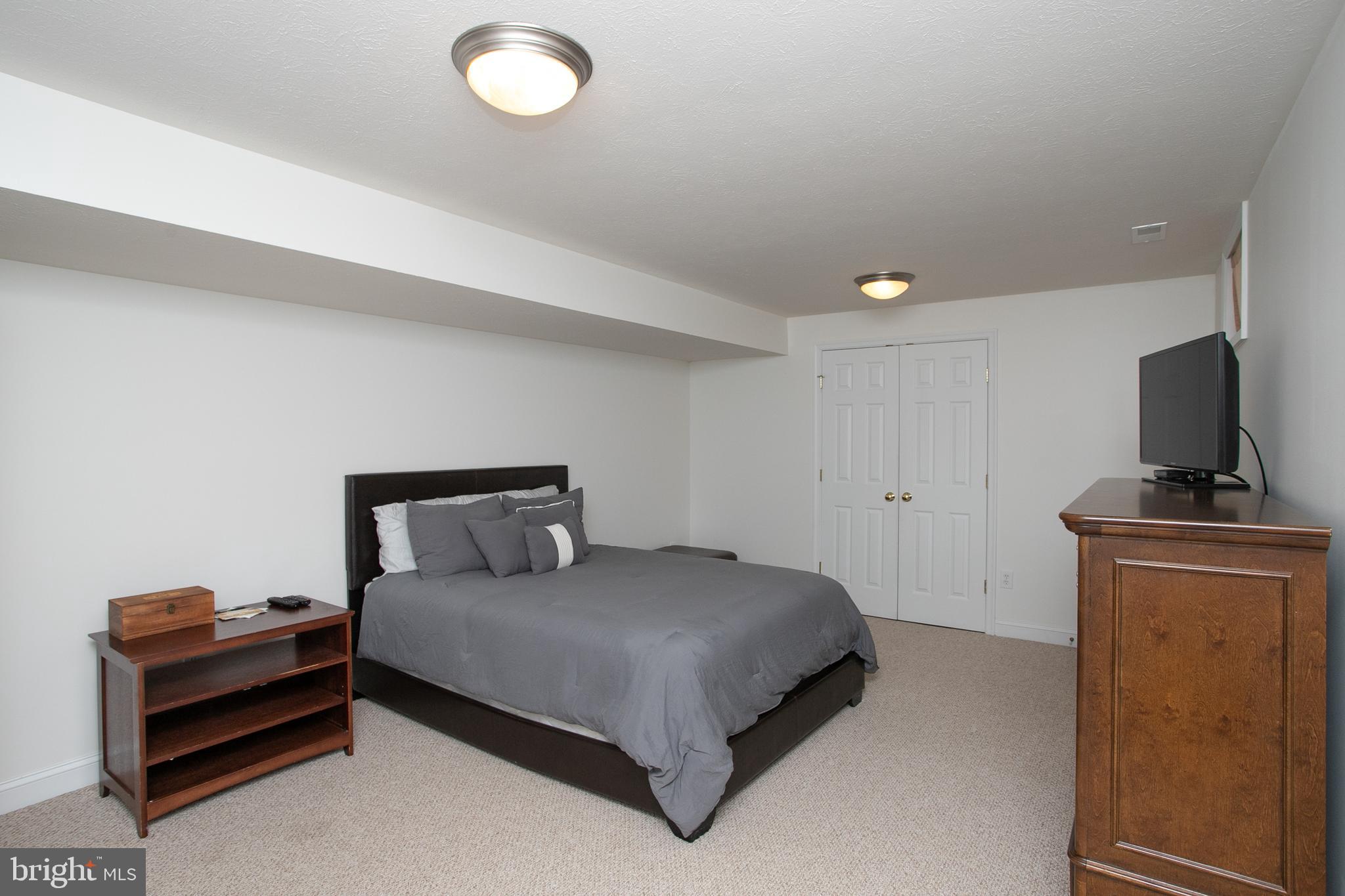 LAKE JAMESON - Residential