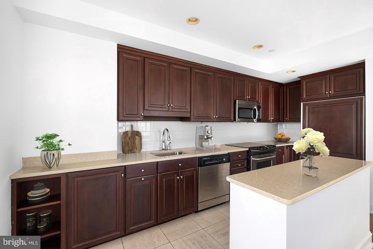222 W RITTENHOUSE SQUARE 1001