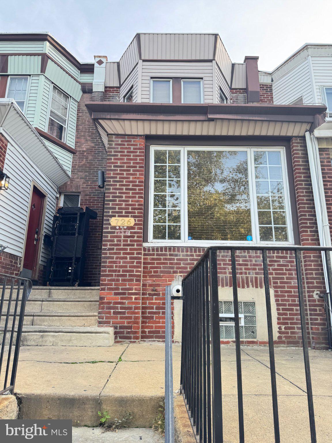726 W ROCKLAND STREET