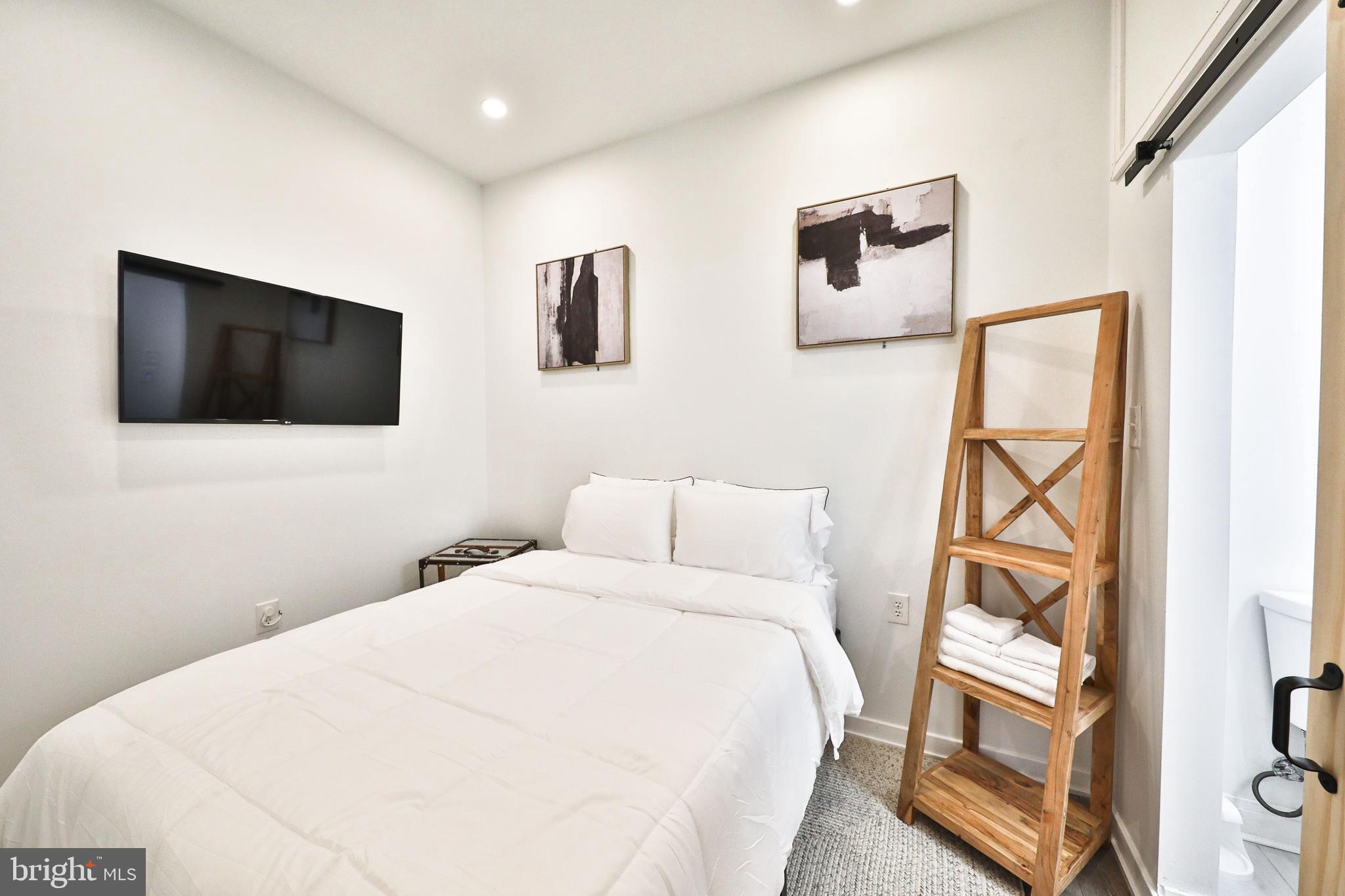 STRAWBERRY MANSION - Residential Income