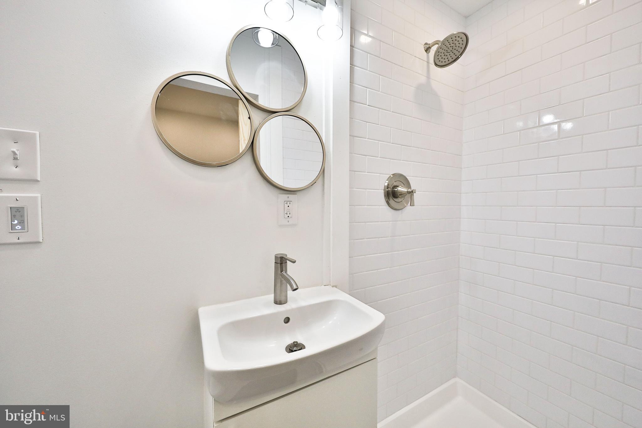 STRAWBERRY MANSION - Residential Income