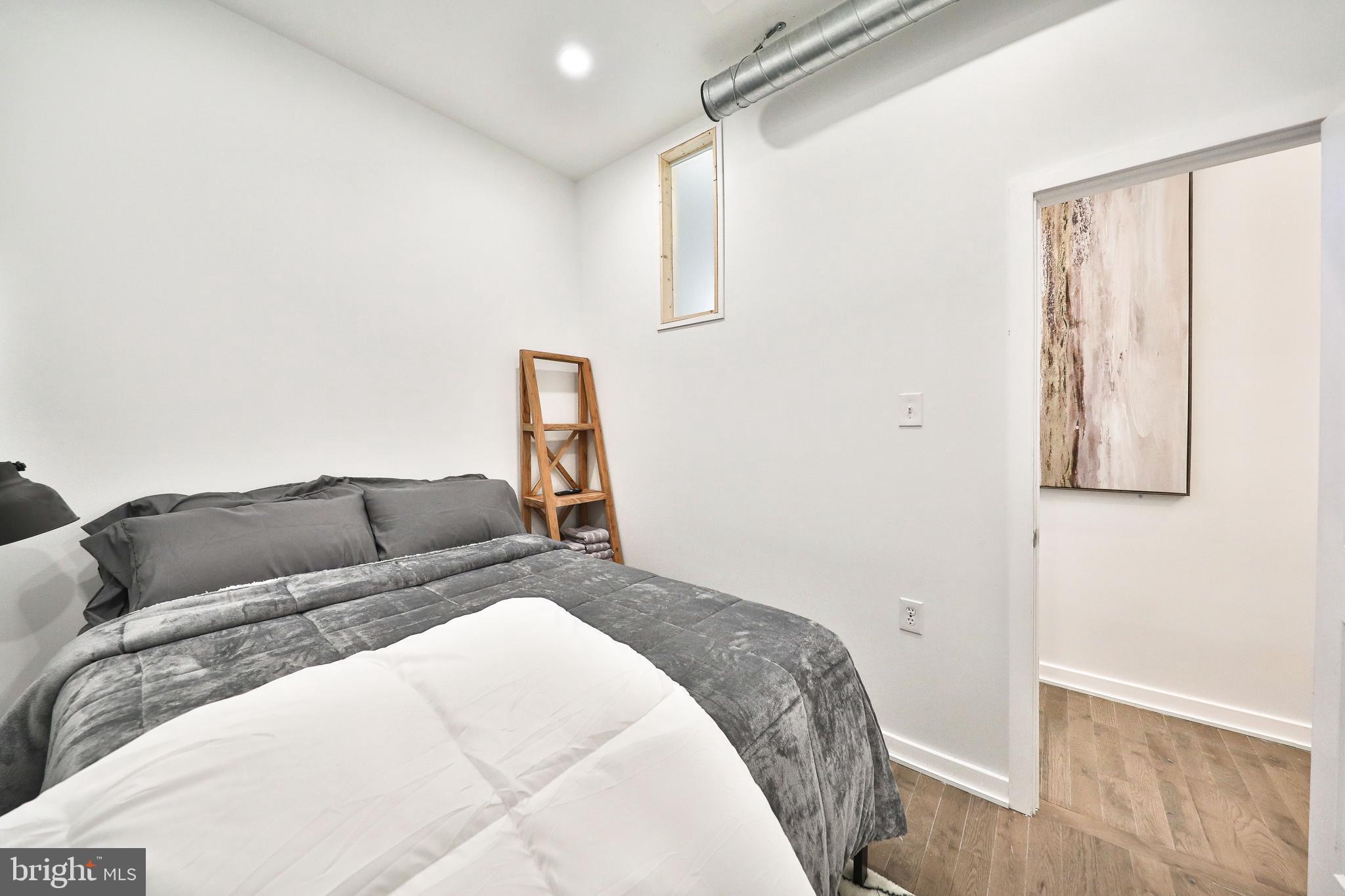 STRAWBERRY MANSION - Residential Income