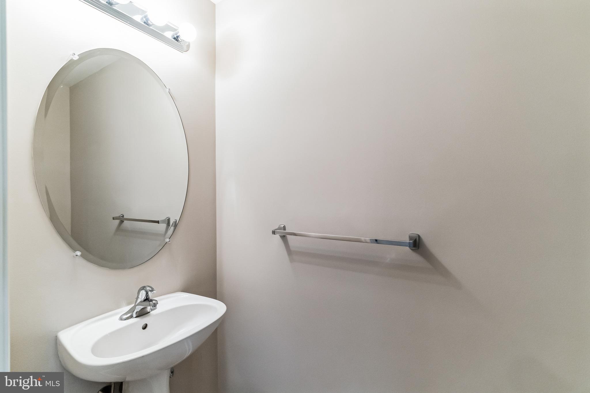 CANNON SQUARE - Residential Lease