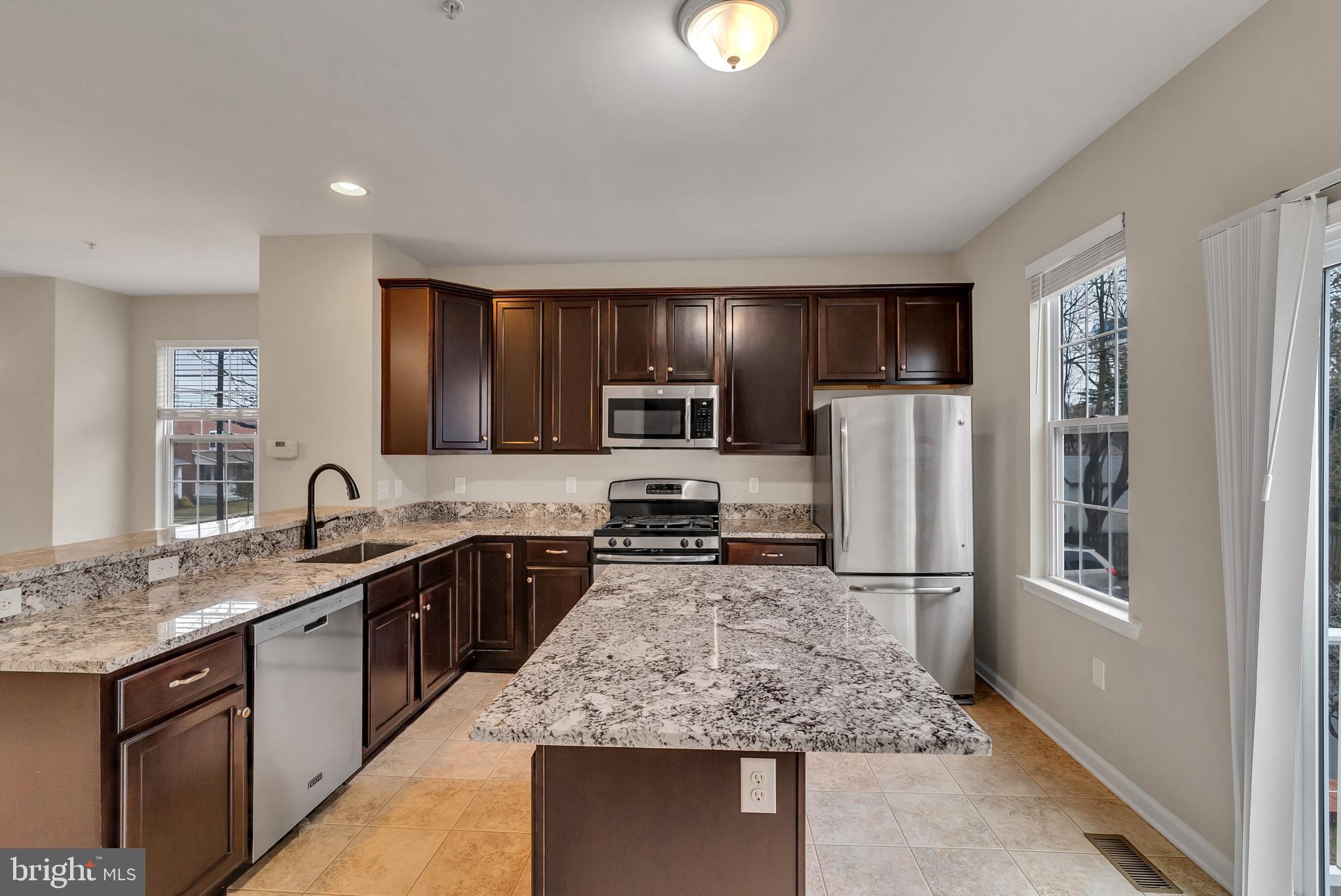 CANNON SQUARE - Residential Lease