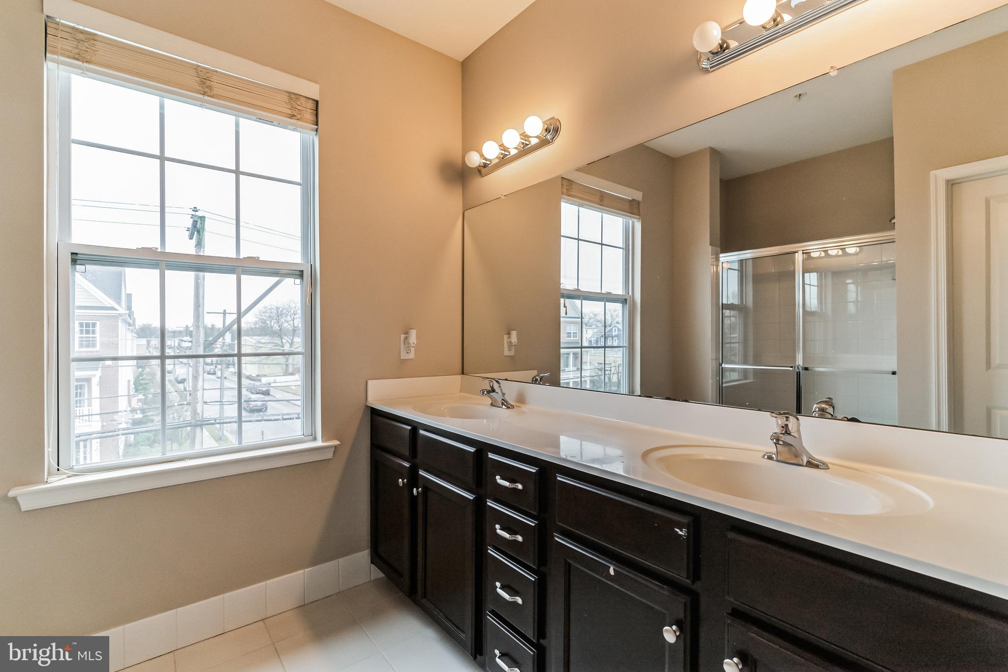 CANNON SQUARE - Residential Lease