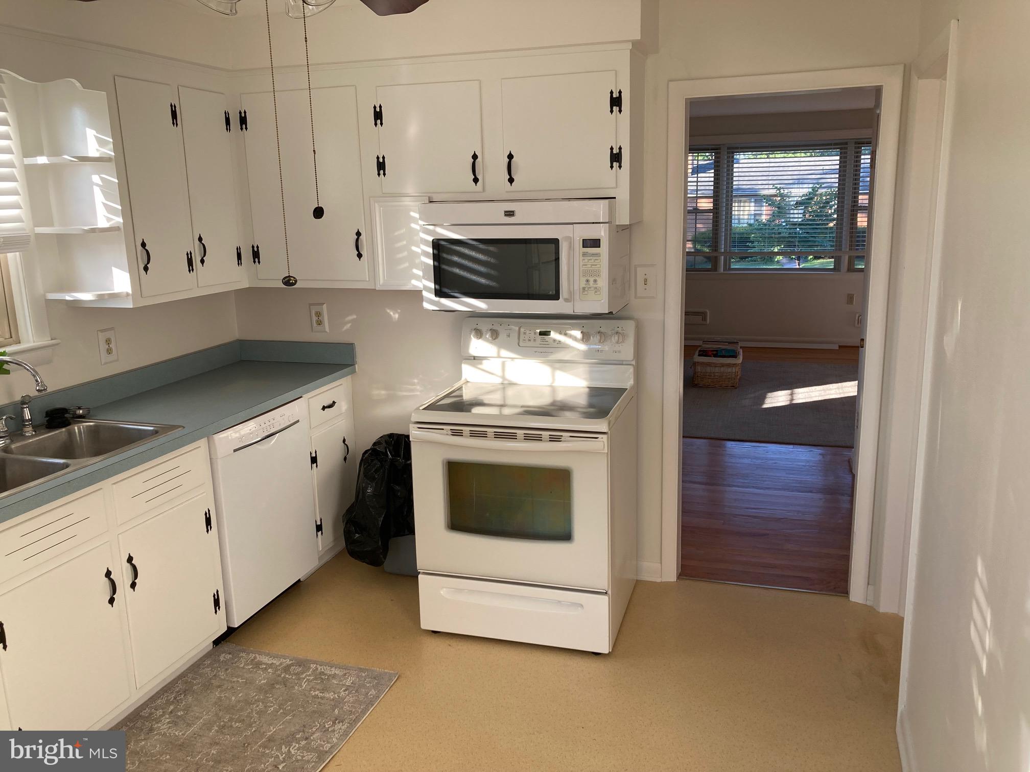 OVERLOOK PARK - Residential Lease