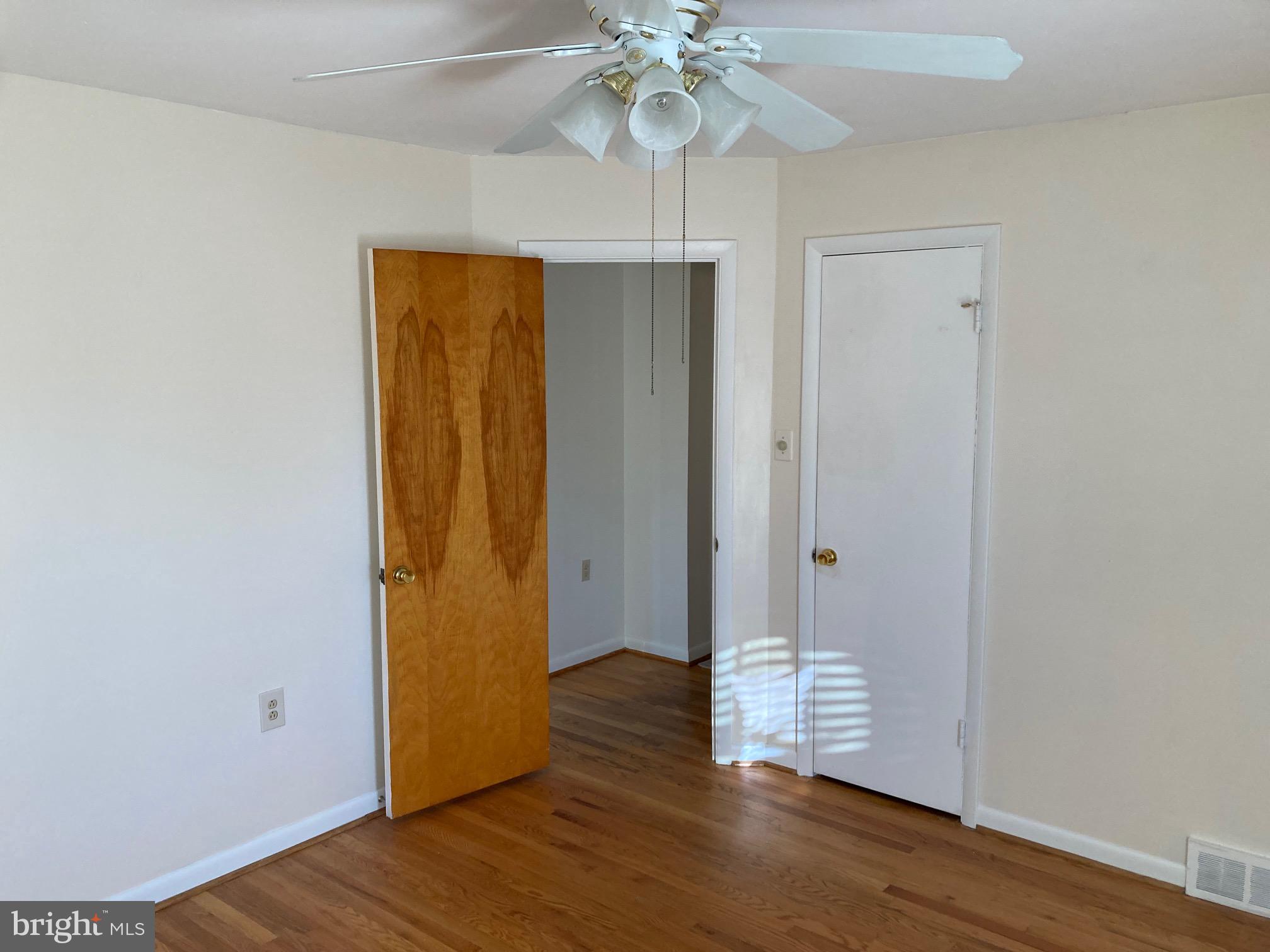 OVERLOOK PARK - Residential Lease