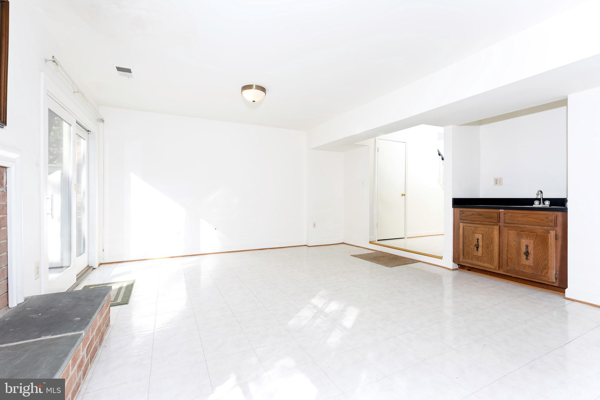 OLD GEORGETOWN VILLAGE - Residential Lease