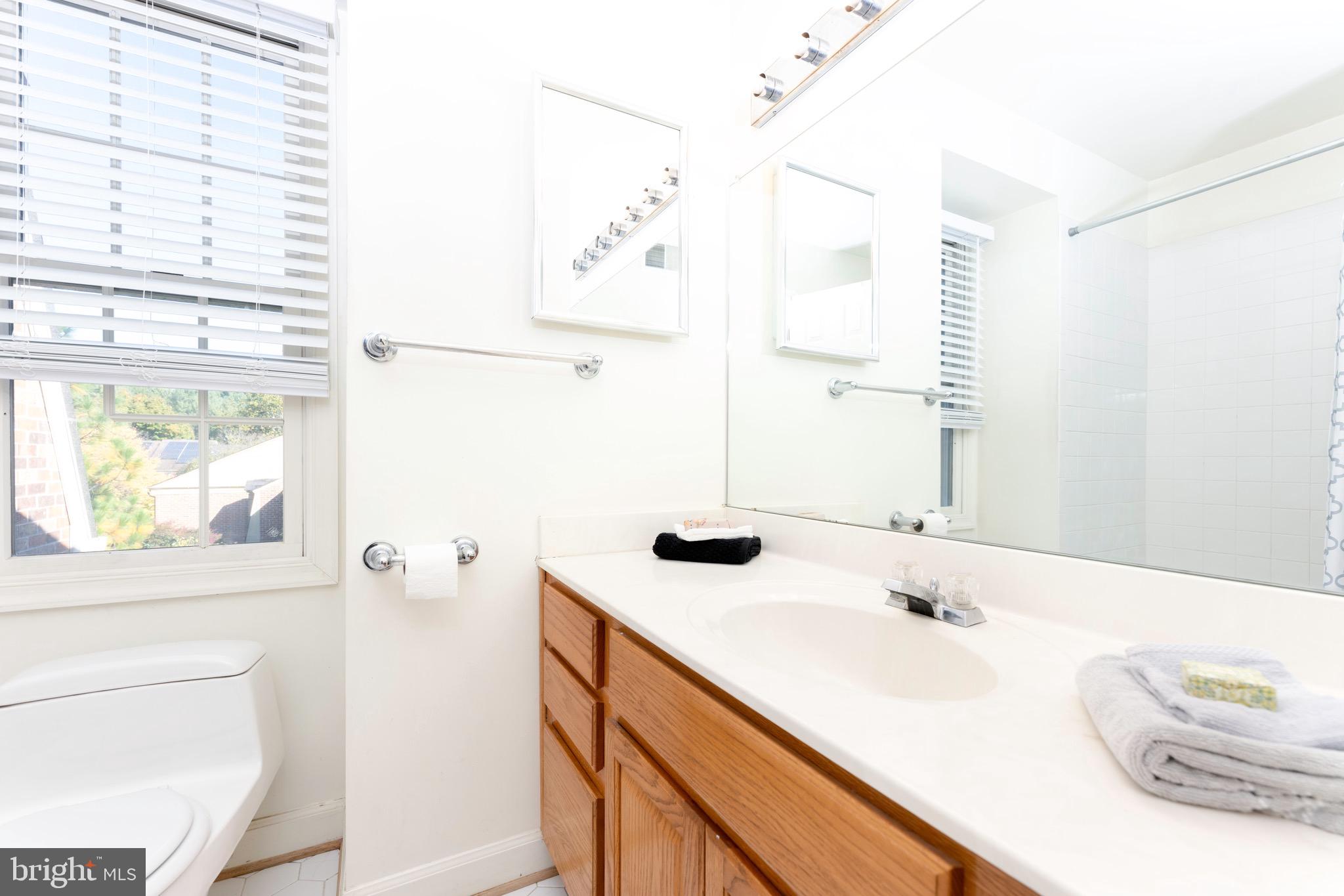 OLD GEORGETOWN VILLAGE - Residential Lease