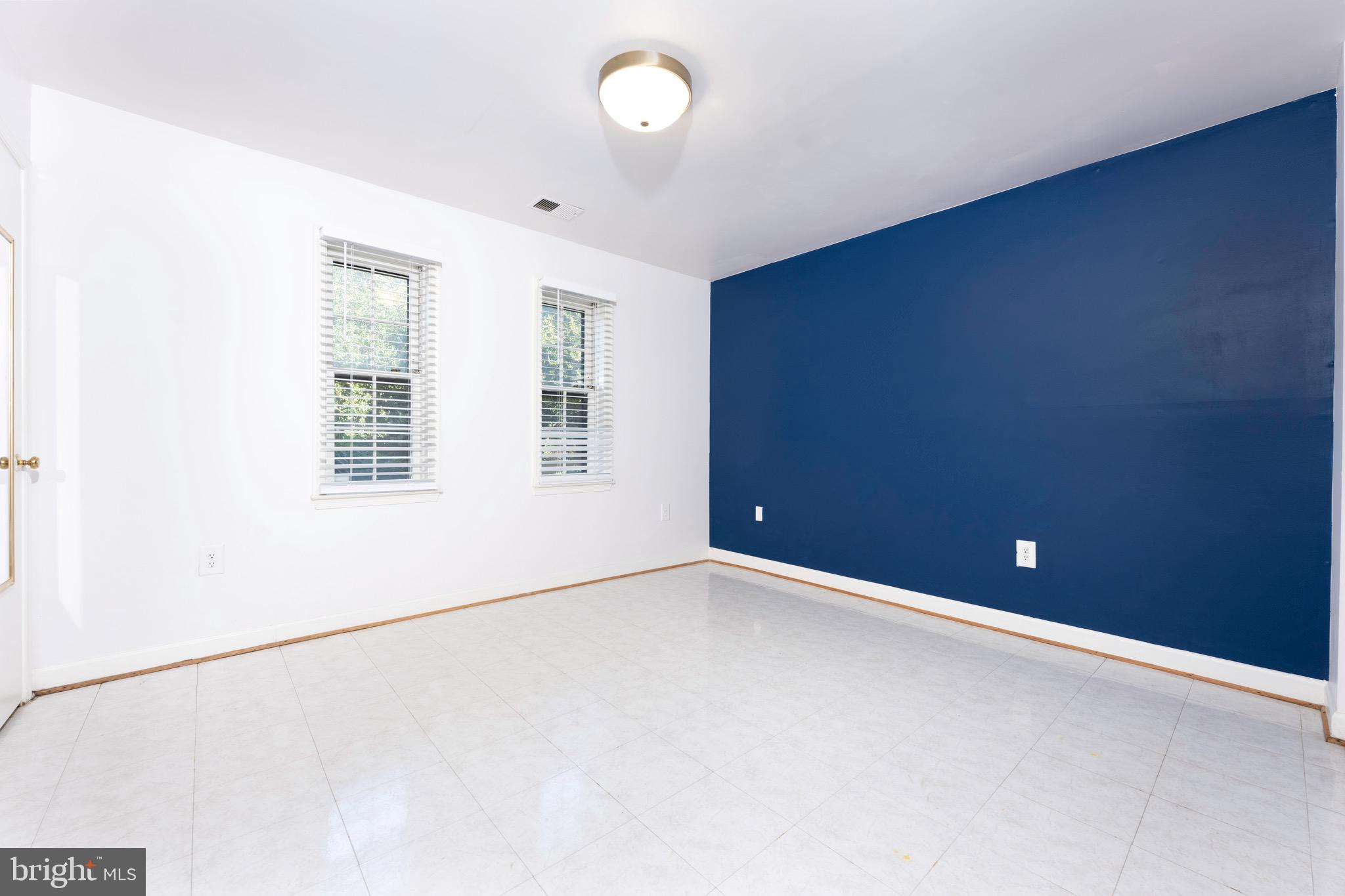 OLD GEORGETOWN VILLAGE - Residential Lease